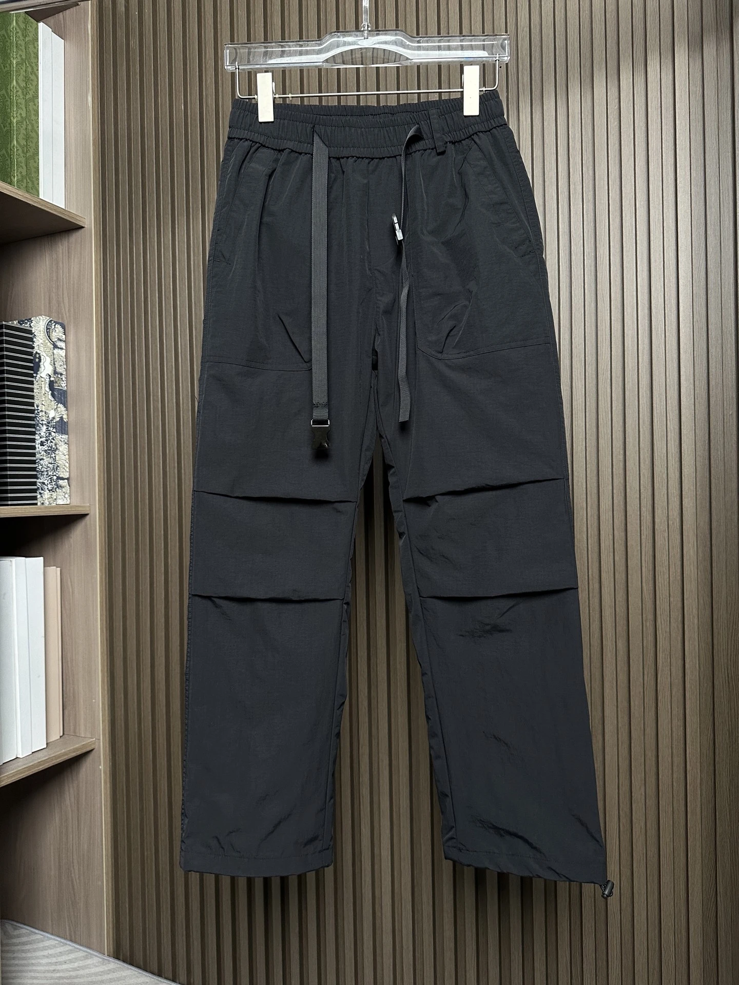 CHRISTIAN DIOR Мужские брюки в сером цвете