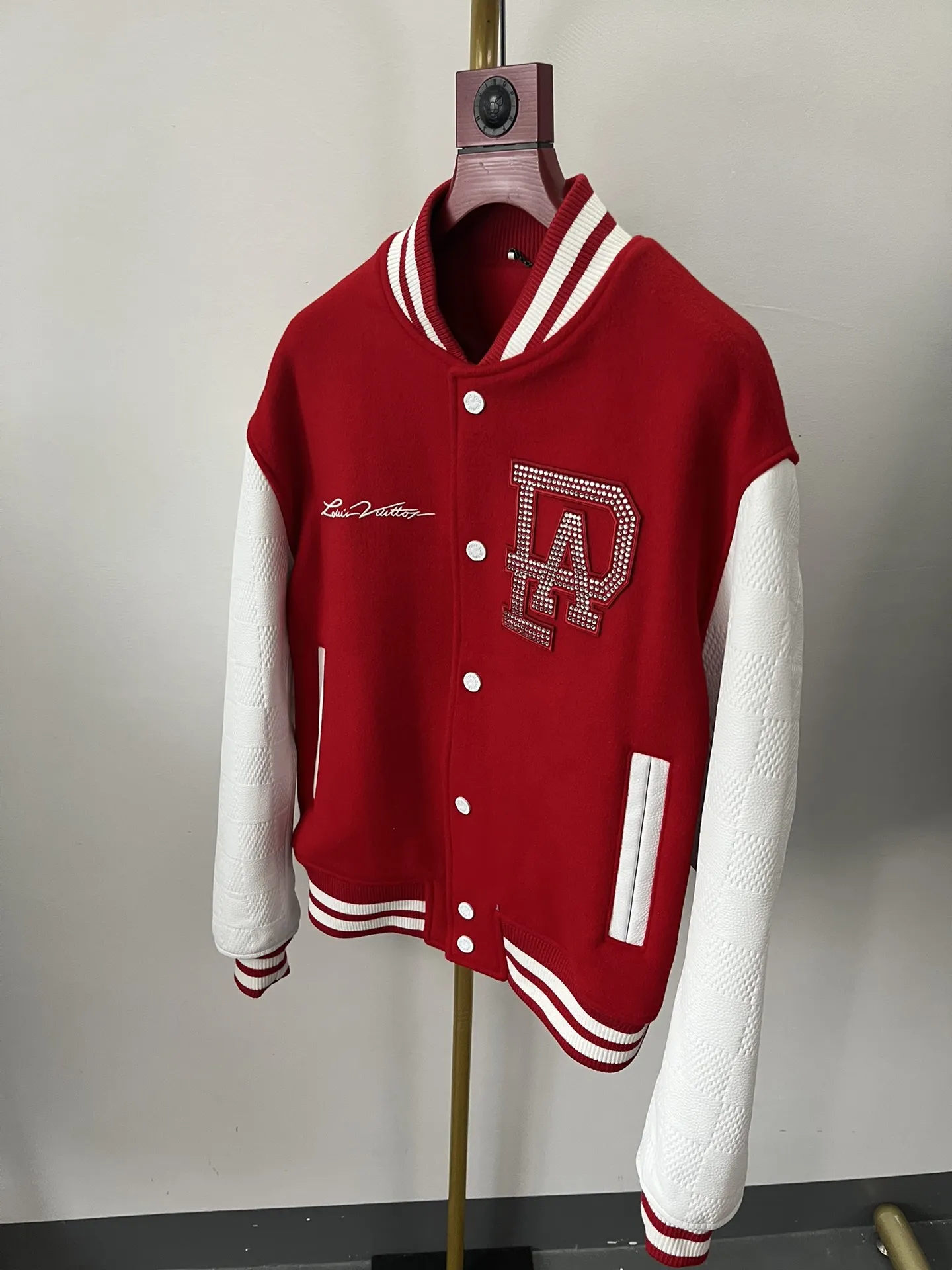 LOUIS VUITTON Мужской бомбер из шерсти и кожи LOUIS VUITTON Мужской бомбер из шерсти и кожи