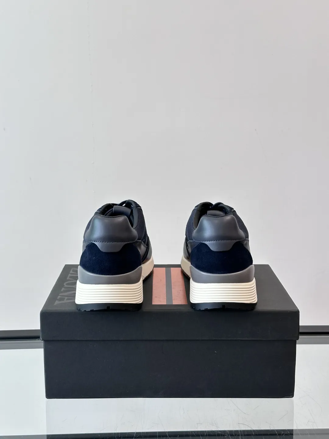 ERMENEGILDO ZEGNA Мужские кроссовки телячья кожа синий цвет ERMENEGILDO ZEGNA Мужские кроссовки телячья кожа синий цвет