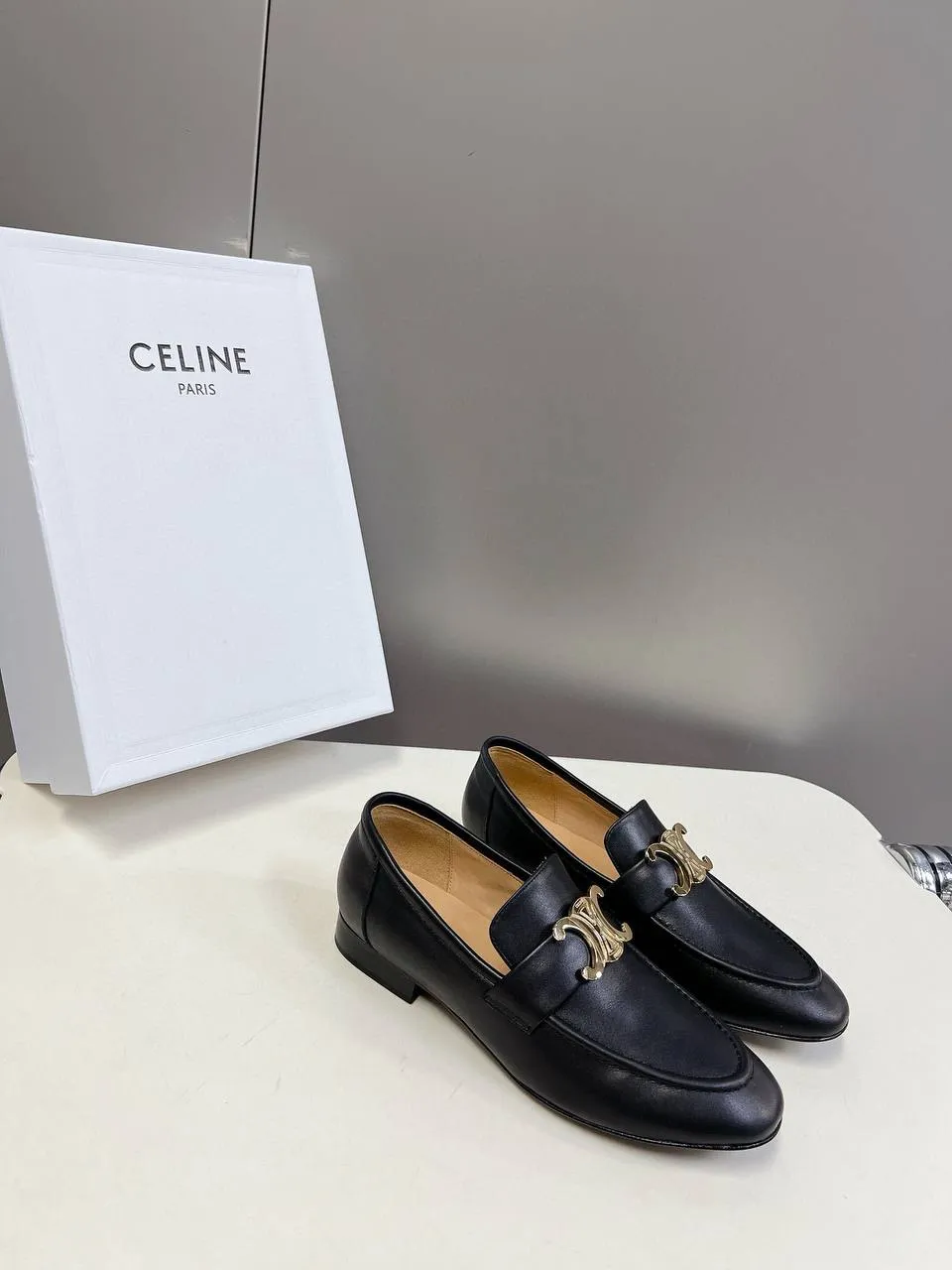 CELINE Женские кожаные лоферы CELINE Женские кожаные лоферы