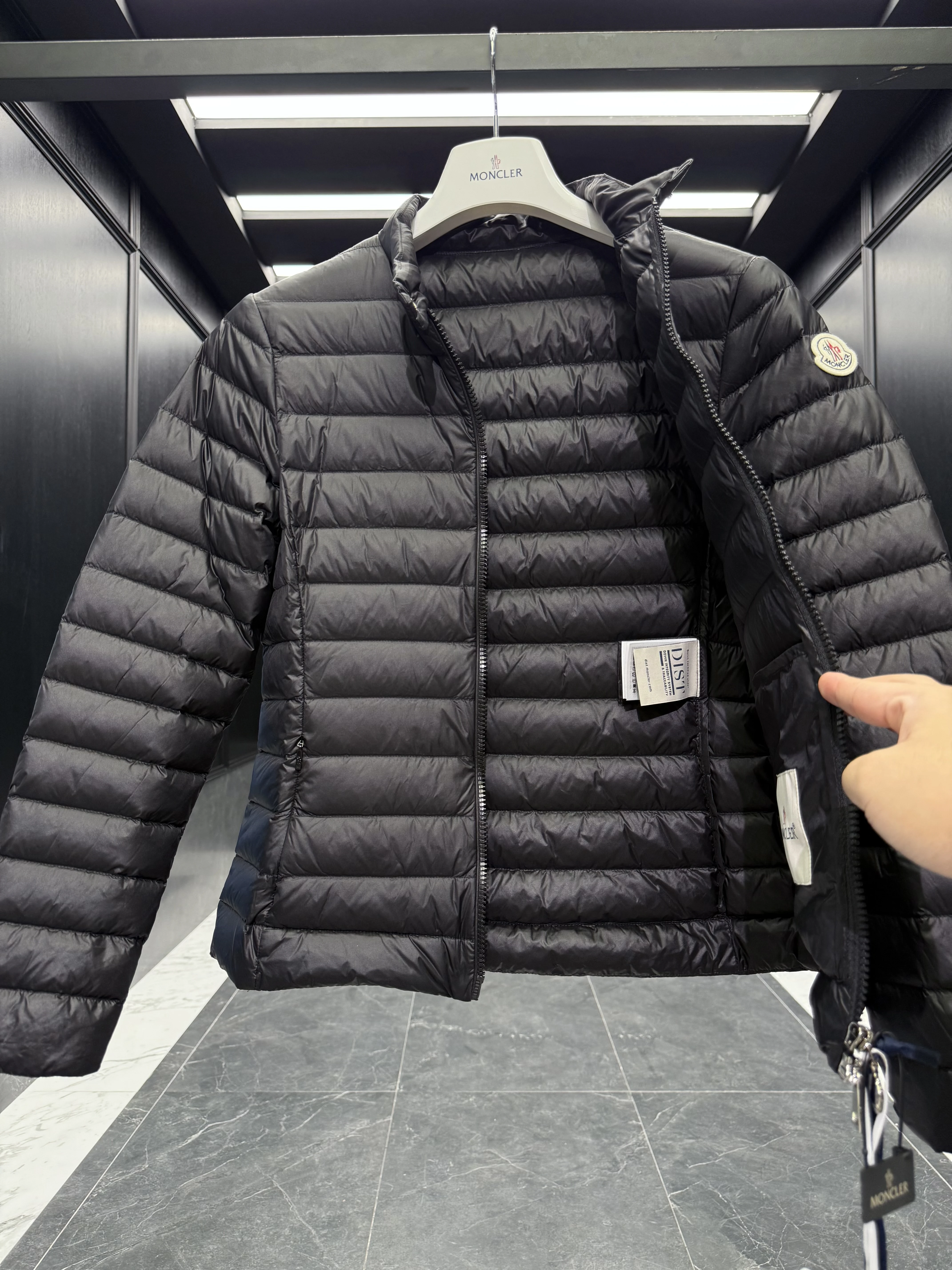 MONCLER Женский пуховик Igelle 