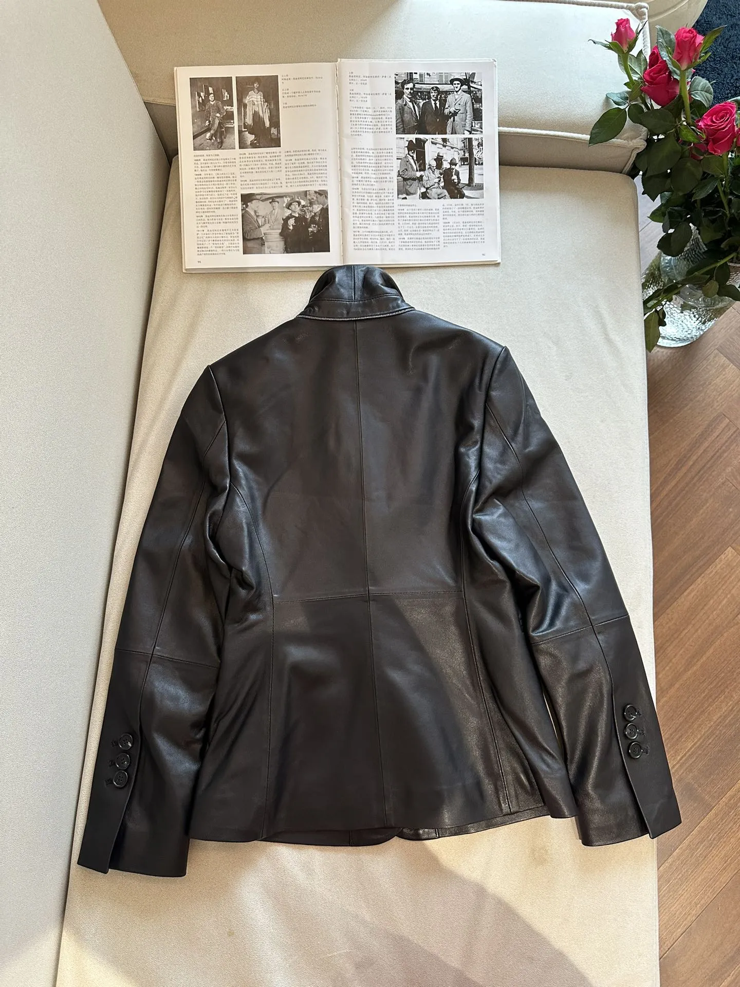 BRUNELLO CUCINELLI Женский кожаный жакет на одну пуговицу BRUNELLO CUCINELLI Женский кожаный жакет на одну пуговицу