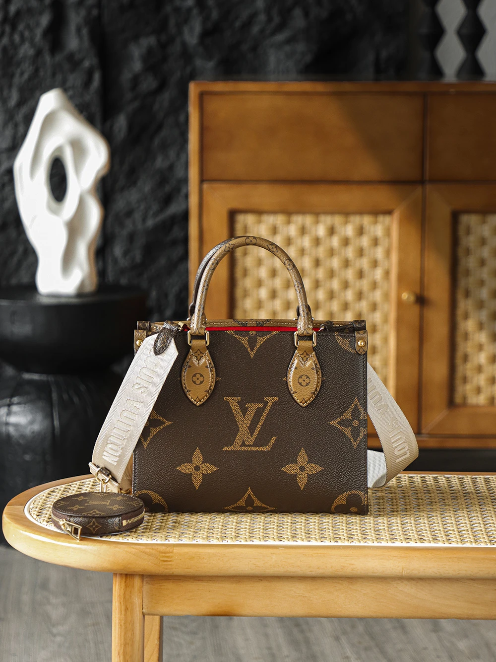 LOUIS VUITTON Женская Сумка Onthego M46373 LOUIS VUITTON Женская Сумка Onthego M46373