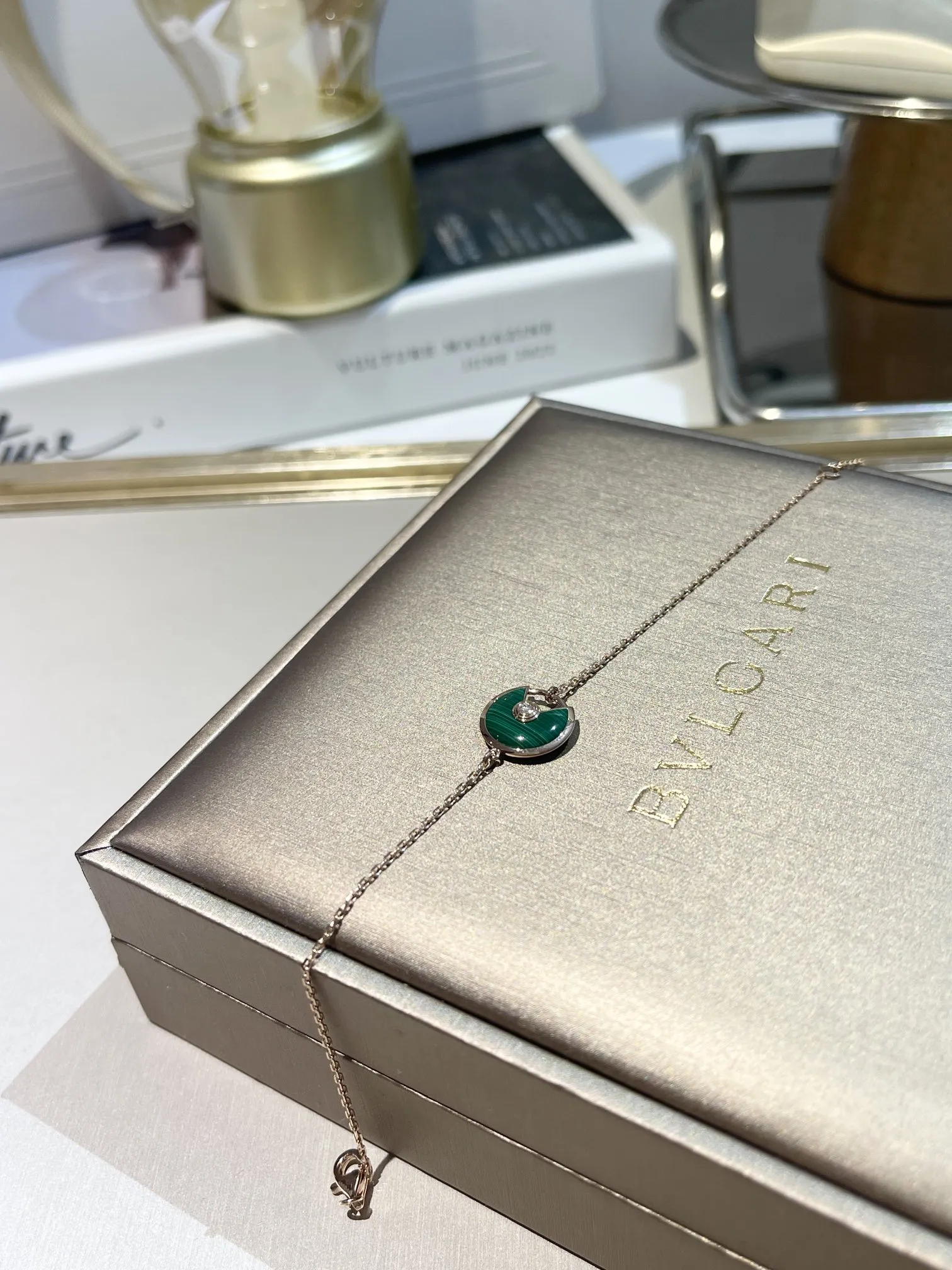 CARTIER Браслет-амулет с малахитом розовое золото CARTIER Браслет-амулет с малахитом розовое золото