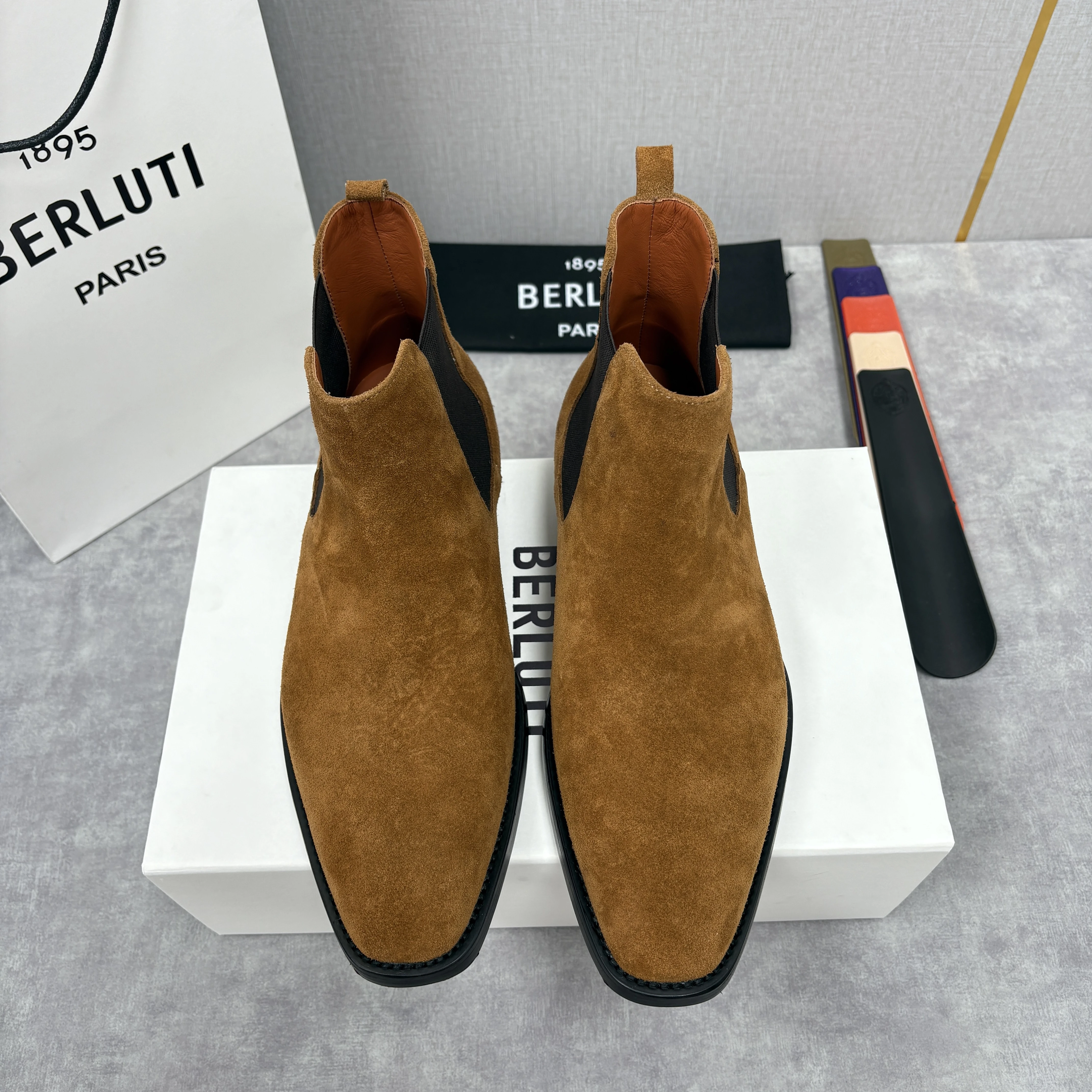 BERLUTI Мужские кроссовки челси из замши
