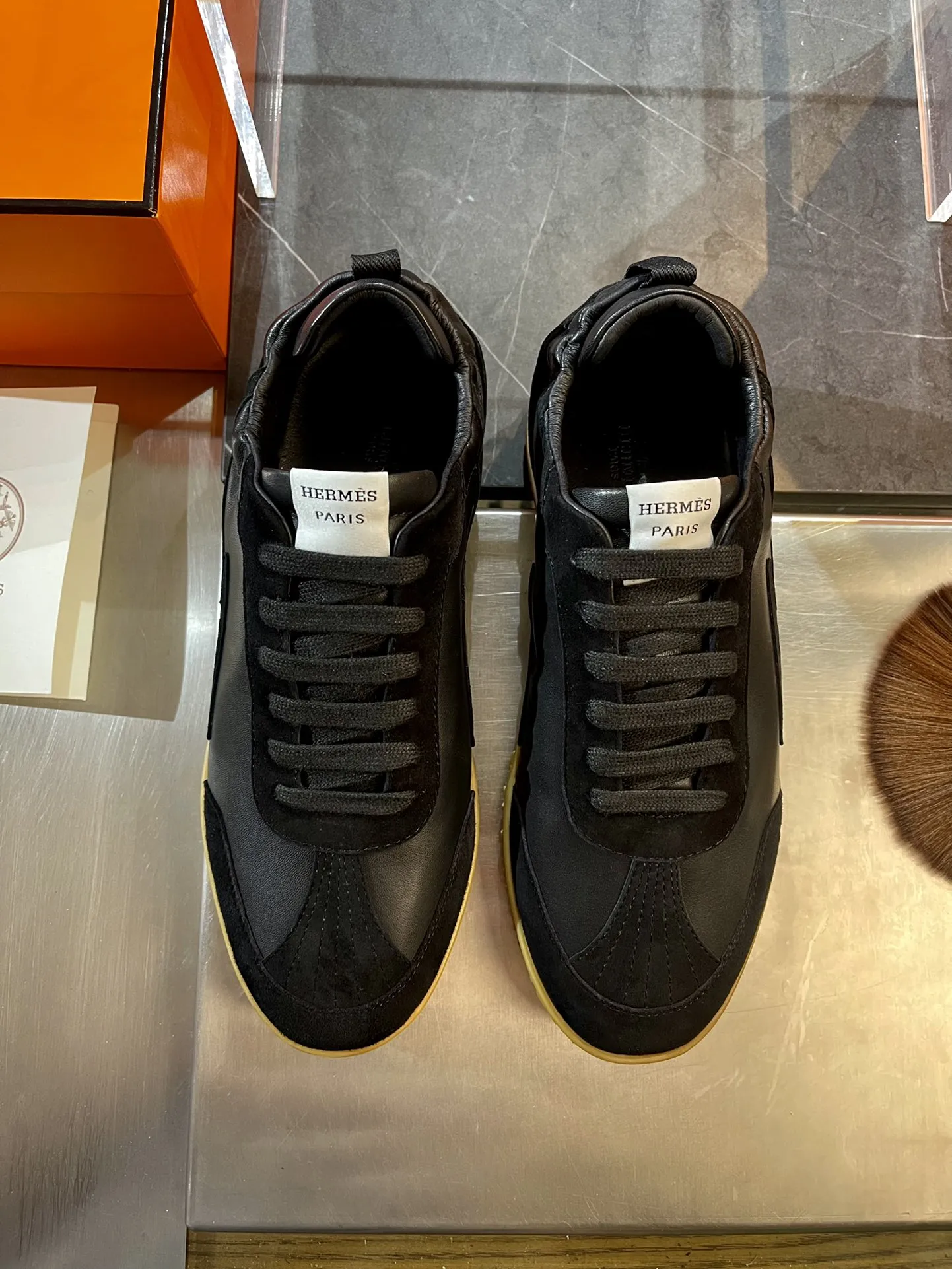 HERMES Мужские кроссовки из козьей замши