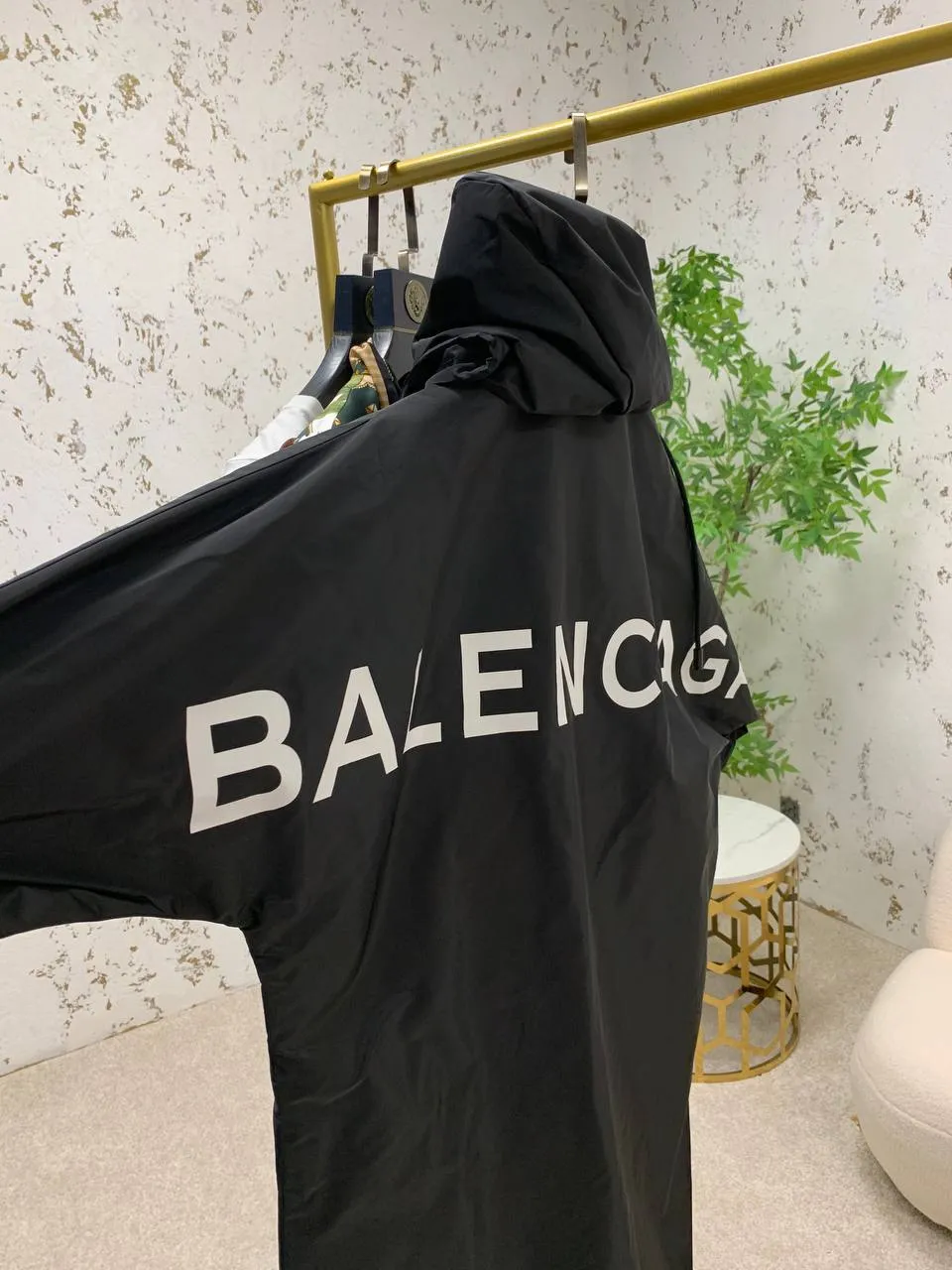 BALENCIAGA Женская ветровка  BALENCIAGA Женская ветровка