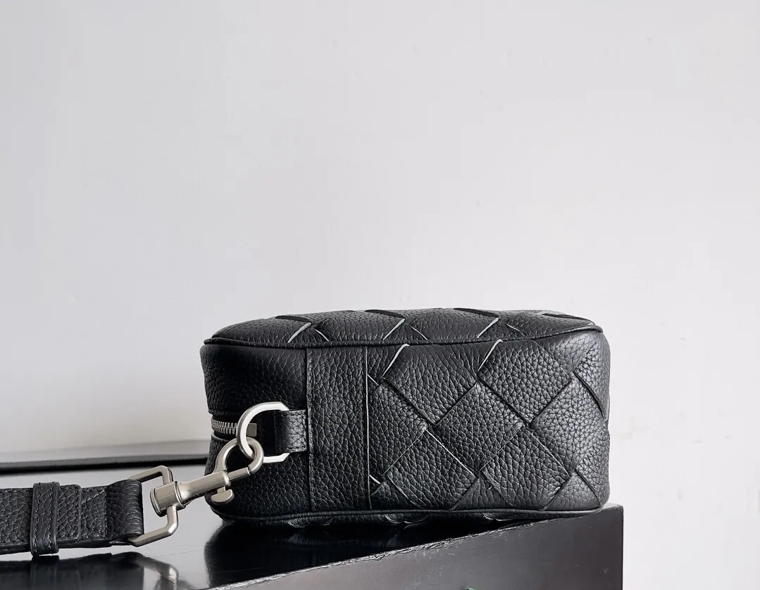 BOTTEGA VENETA Мужская сумка Intrecciato 