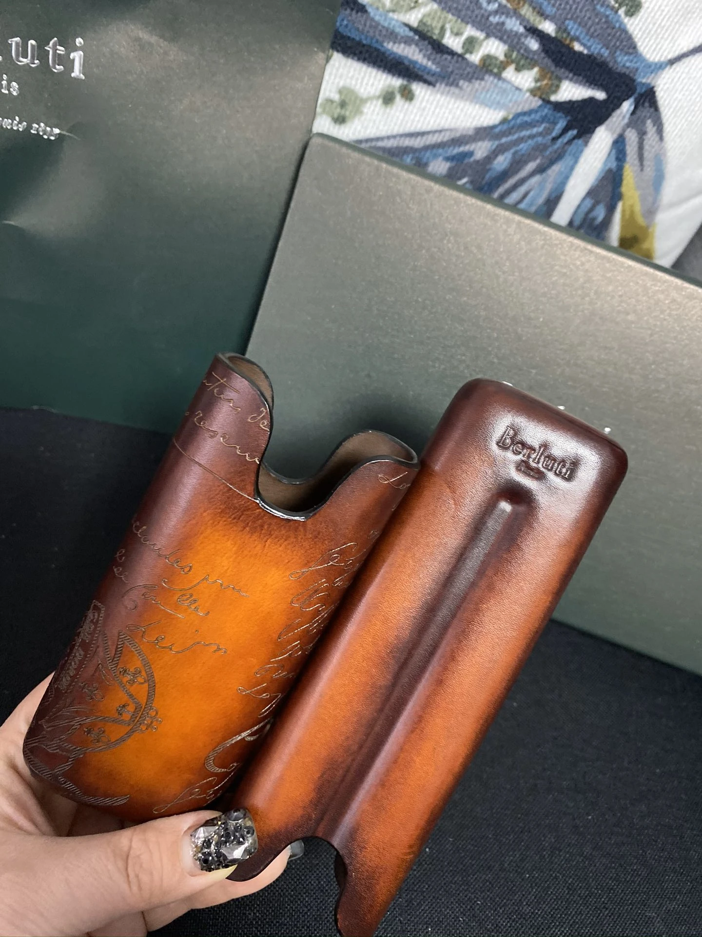 BERLUTI Кожаный футляр для сигар BERLUTI Кожаный футляр для сигар