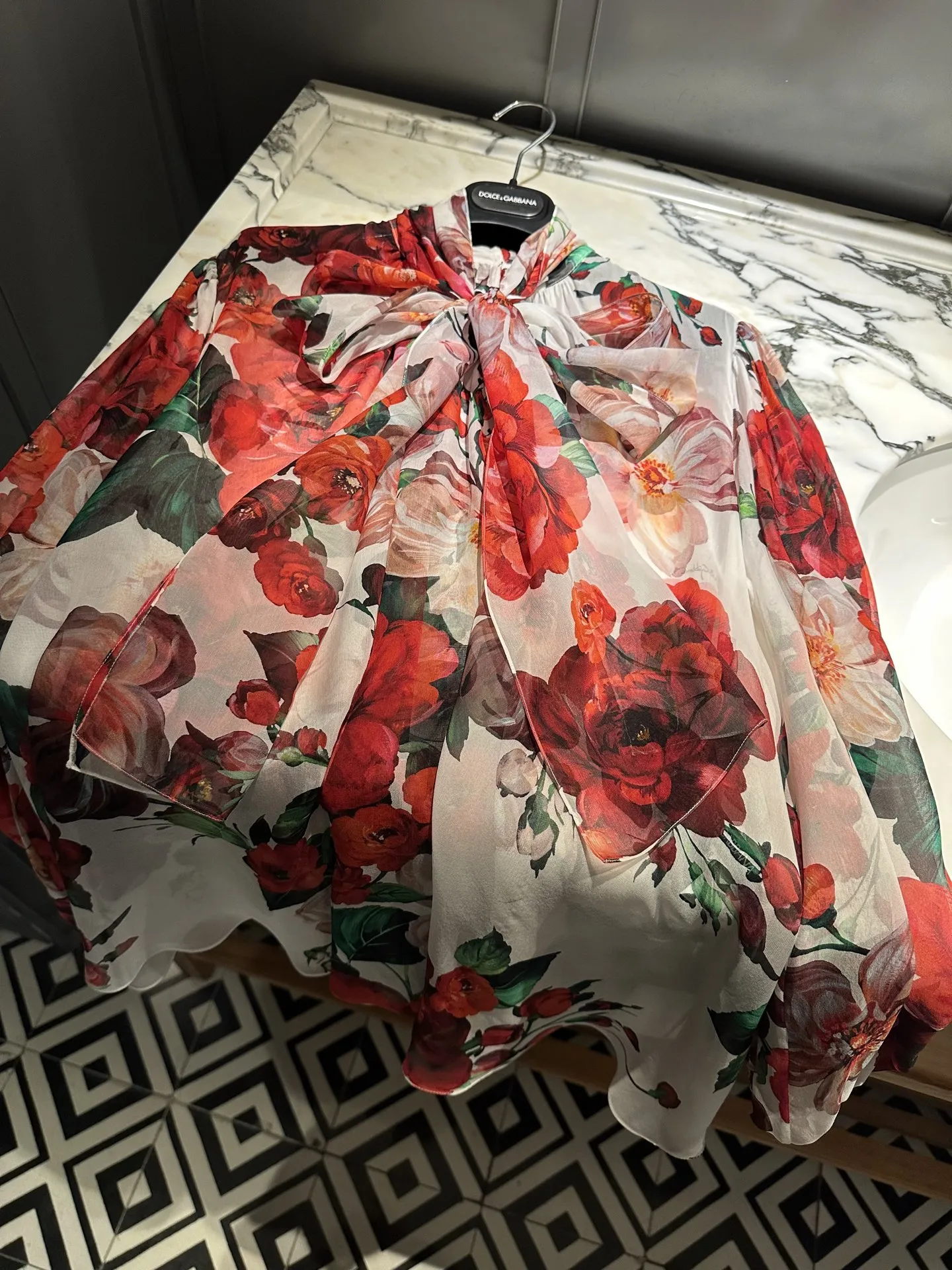 DOLCE & GABBANA Женская шелковая блузка DOLCE & GABBANA Женская шелковая блузка