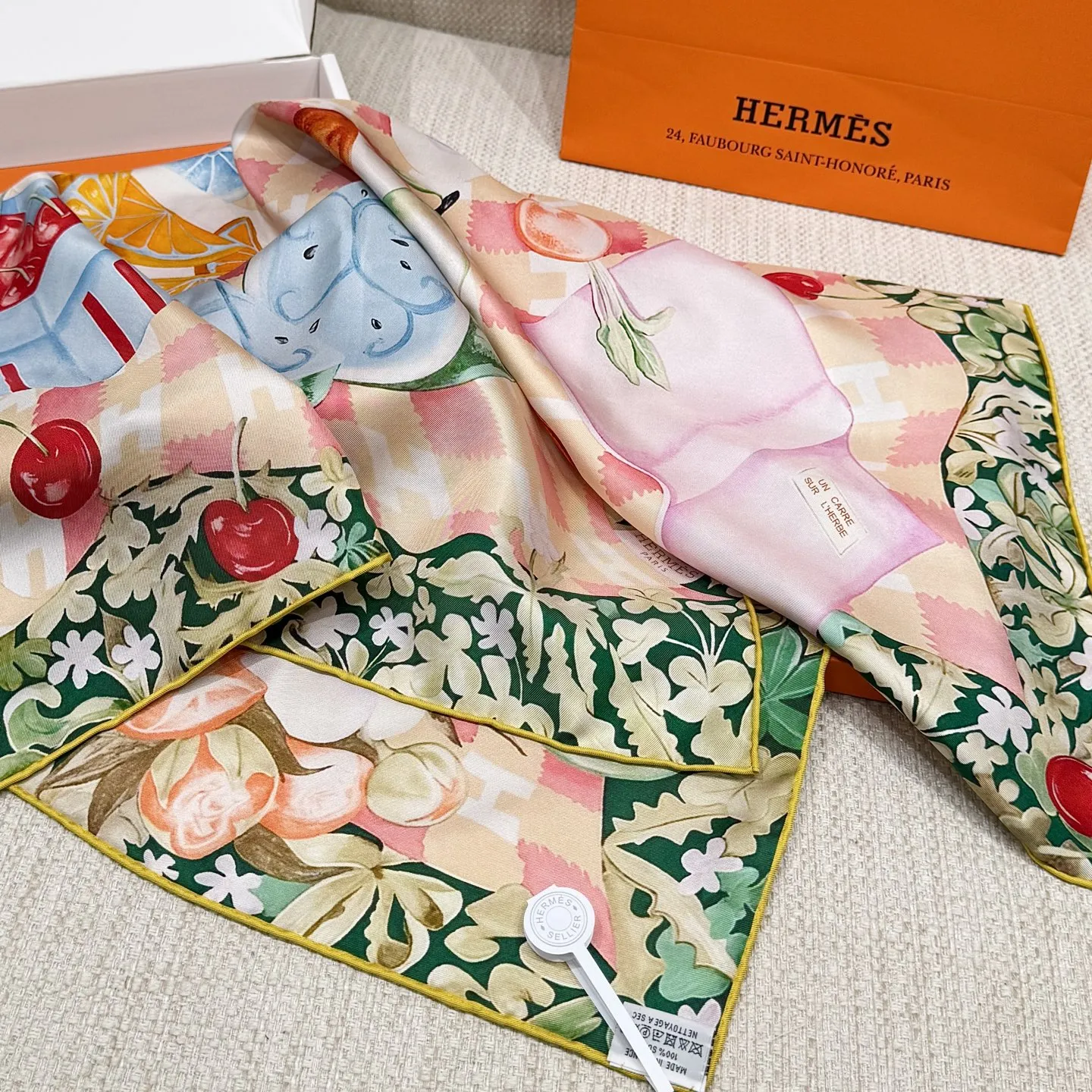 HERMES Платок из шёлка 90x90 см