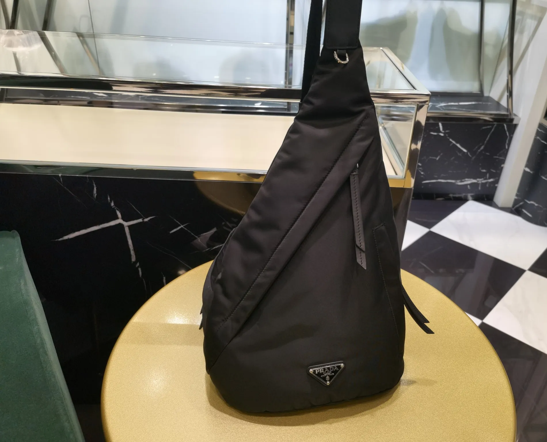 PRADA Нагрудная сумка унисекс 2VZ092 PRADA Нагрудная сумка унисекс 2VZ092