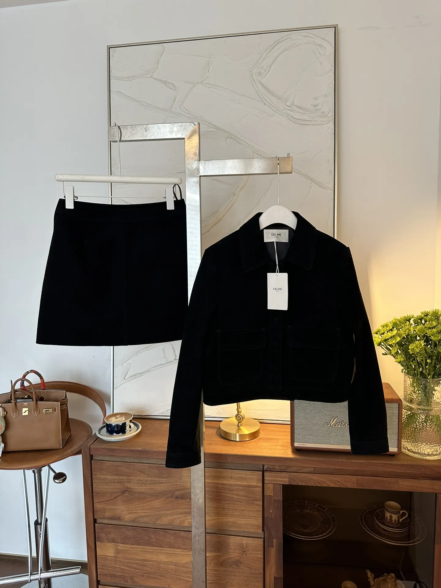 CELINE Женский костюм из замши прямого кроя