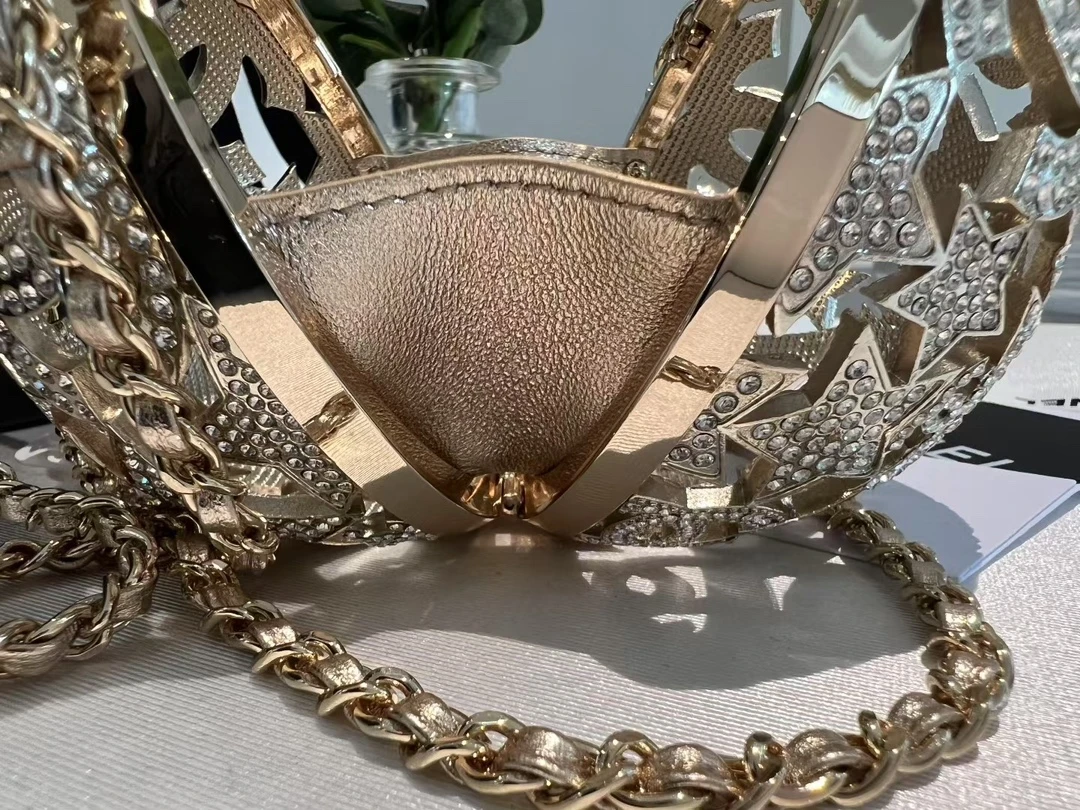 CHANEL Женский клатч CHANEL Женский клатч