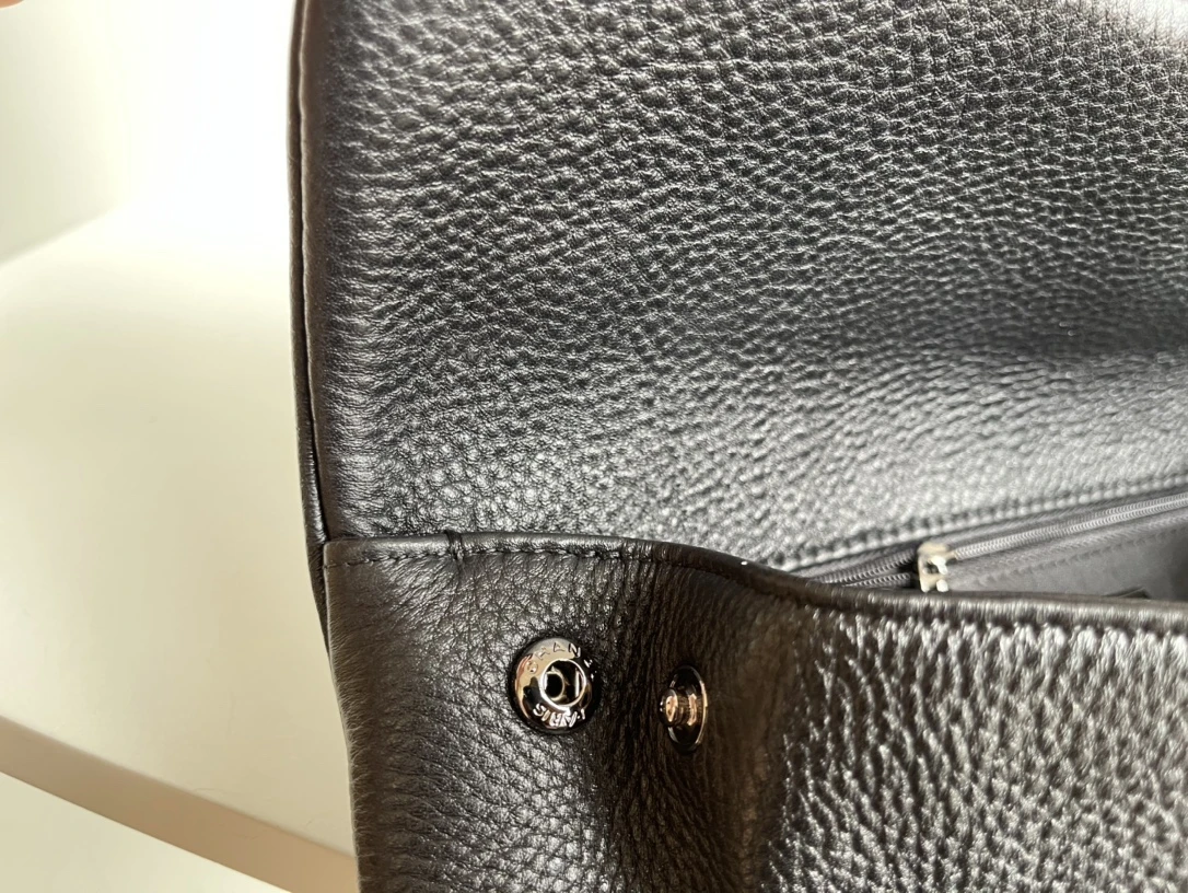 CHANEL Женский винтажный клатч CHANEL Женский винтажный клатч