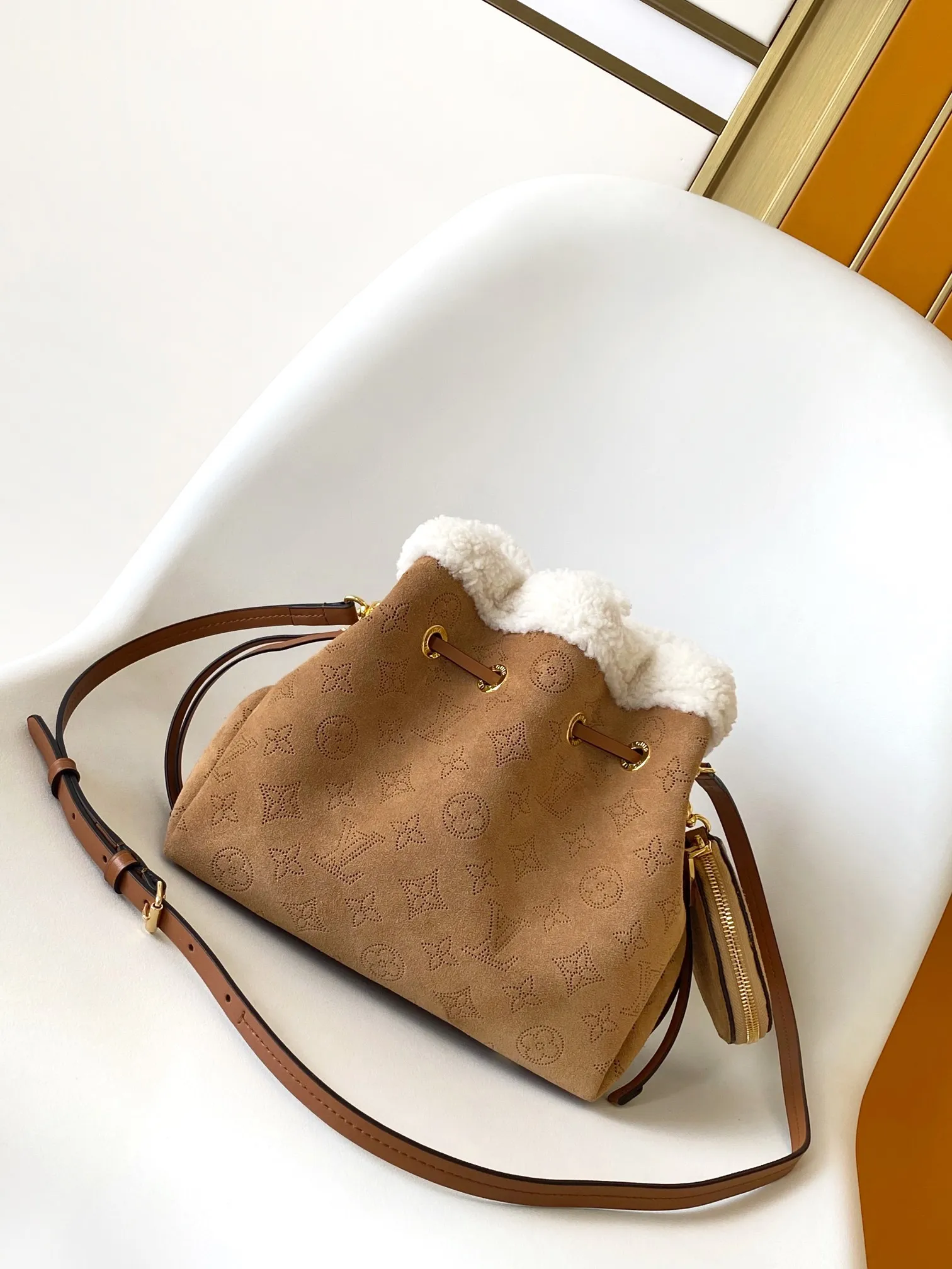 LOUIS VUITTON Женская сумка Ski LOUIS VUITTON Женская сумка Ski