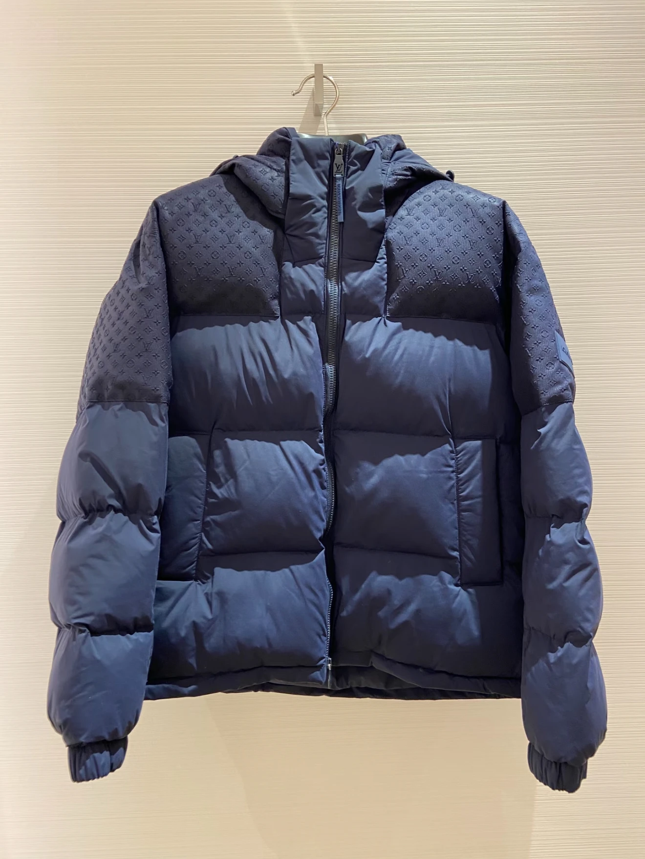 LOUIS VUITTON Мужской пуховик