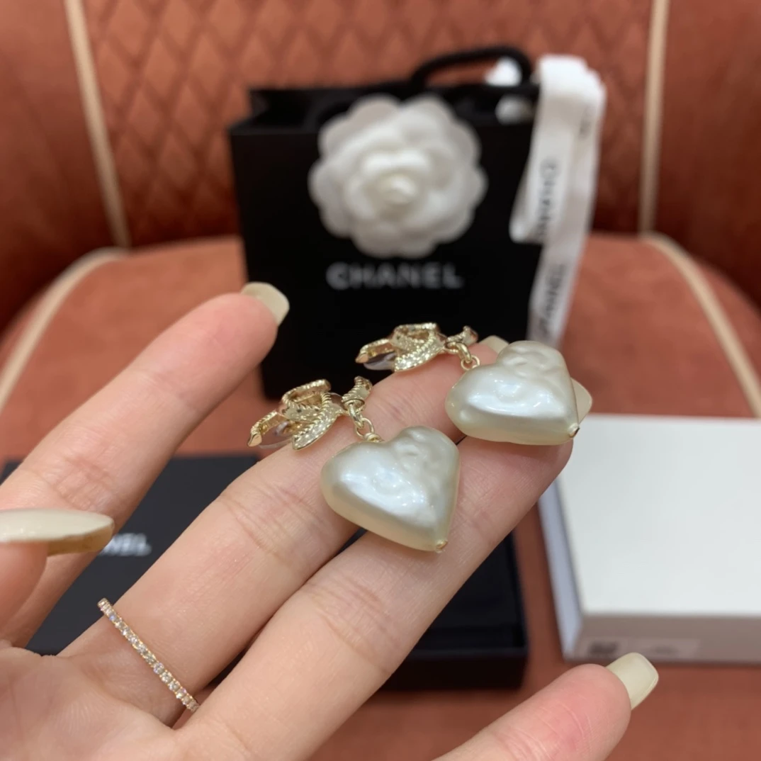 CHANEL Женские серьги CHANEL Женские серьги