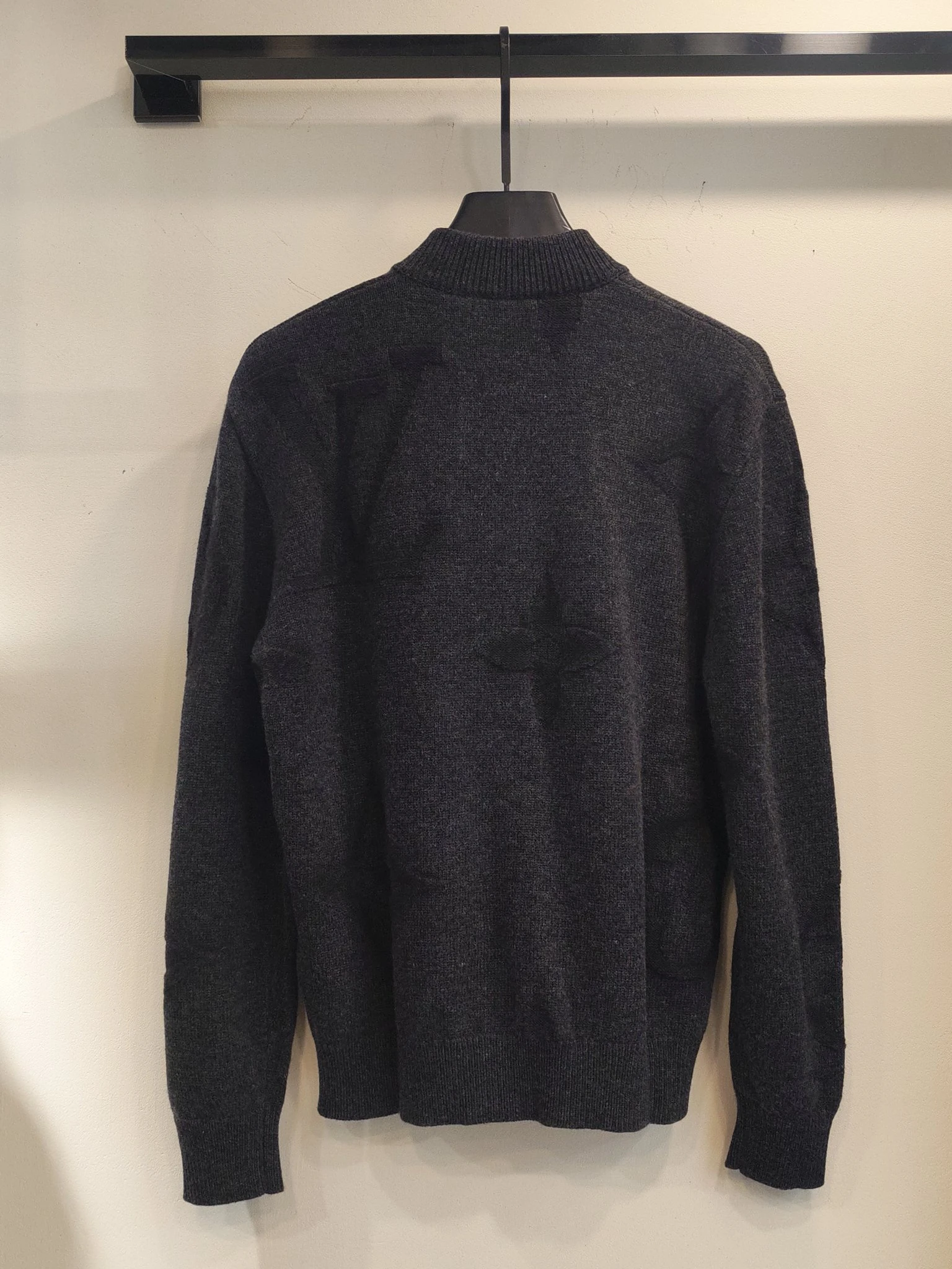 LOUIS VUITTON Мужской свитер  LOUIS VUITTON Мужской свитер