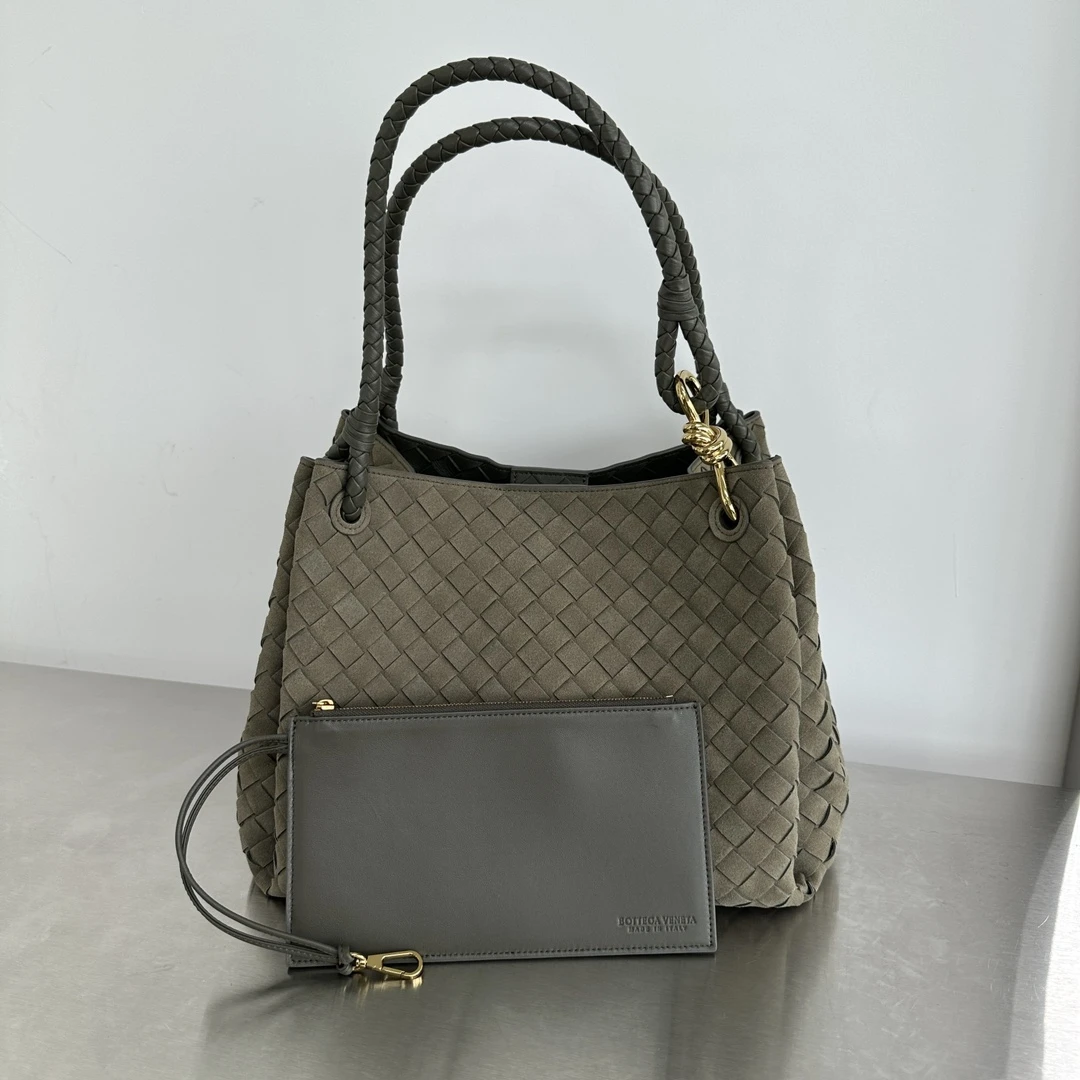 BOTTEGA VENETA Женская замшевая сумка Parachute 