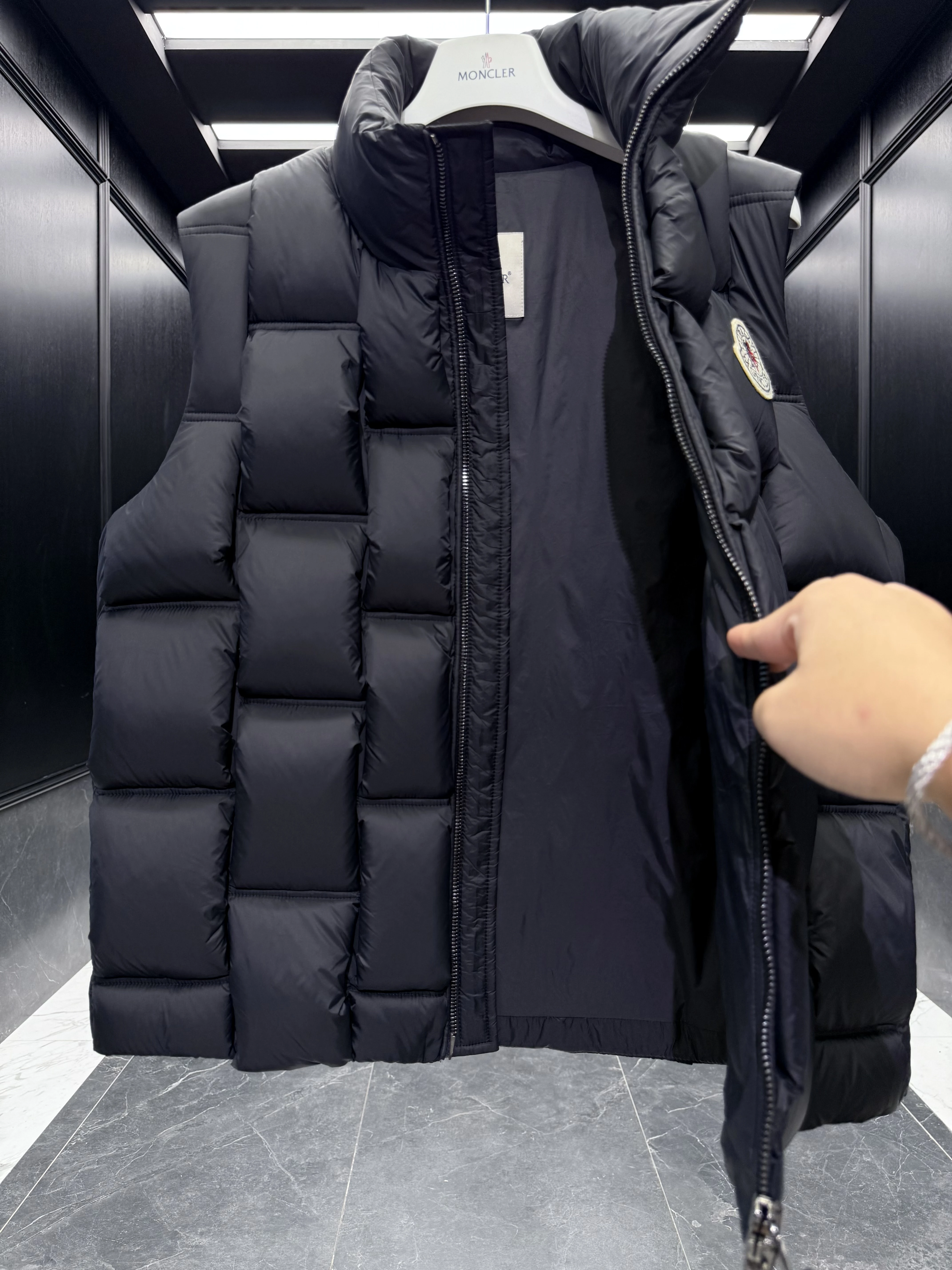 MONCLER Мужской жилет Lipsi 