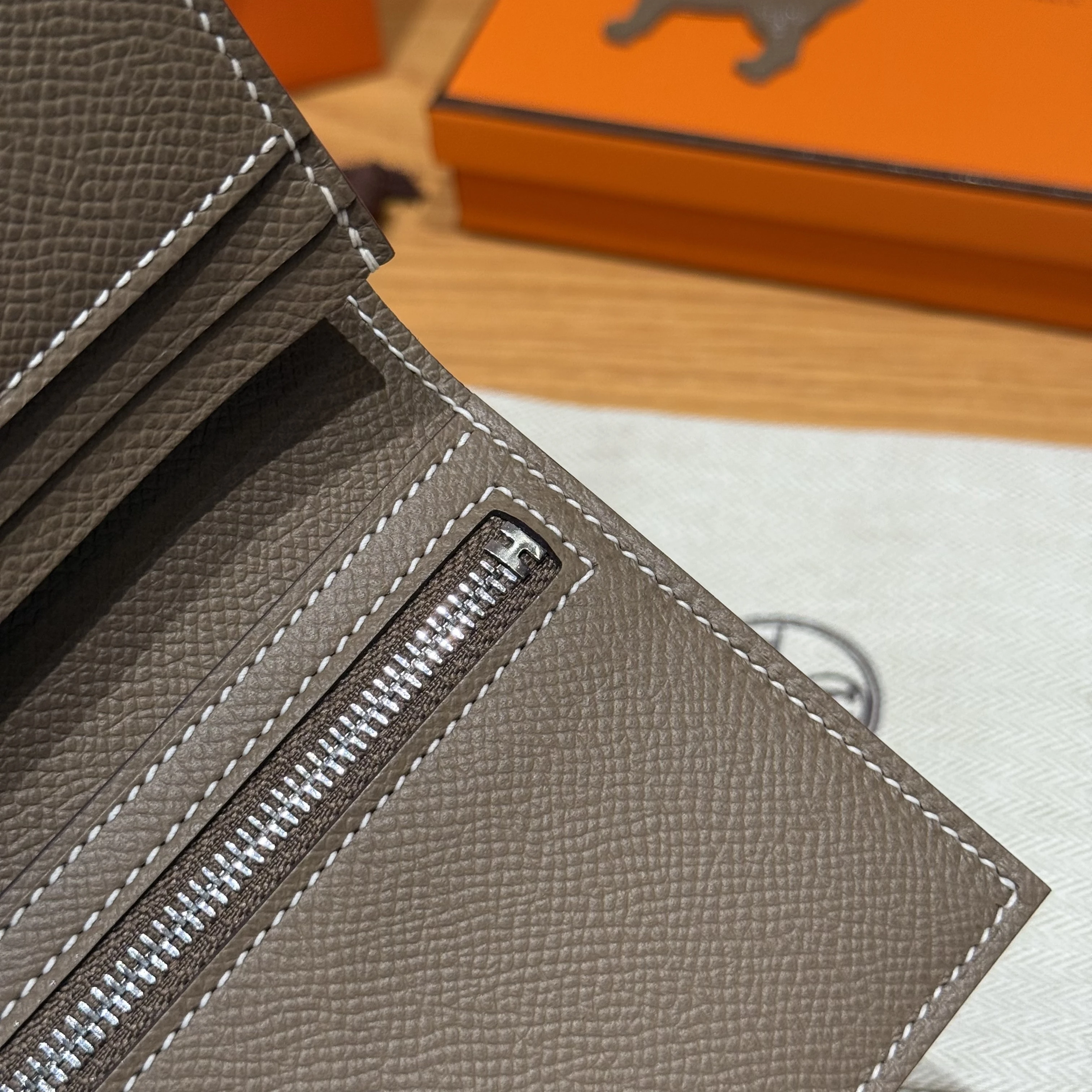 HERMES Кошелёк Bearn 17.5 см 18/Etoupe Epsom HERMES Кошелёк Bearn 17.5 см 18/Etoupe Epsom