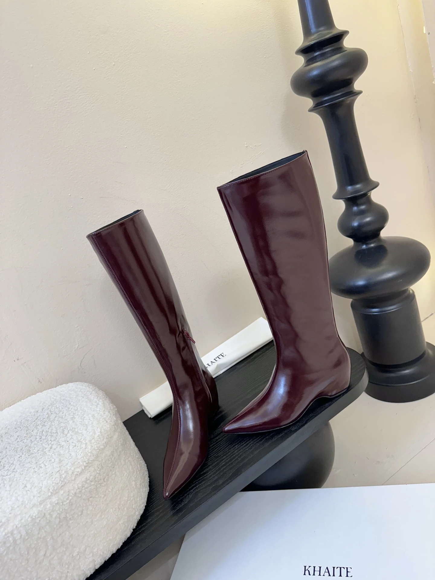 KHAITE Женские сапоги с острым носом