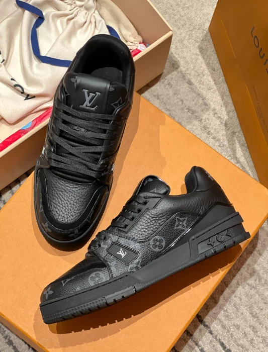 LOUIS VUITTON Кроссовки LV Trainer 