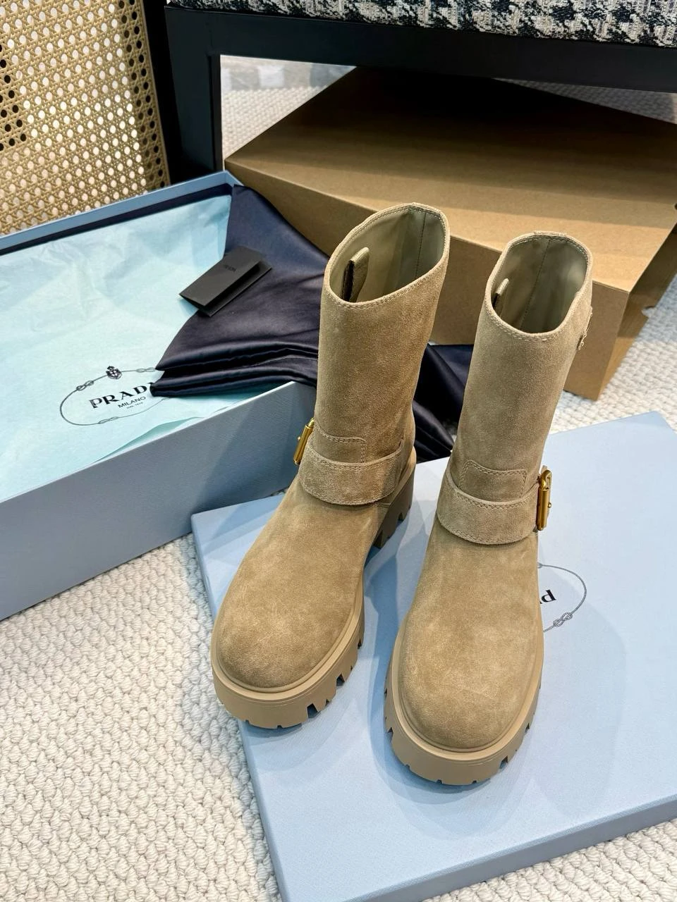 PRADA Женские сапоги из коровьей кожи PRADA Женские сапоги из коровьей кожи