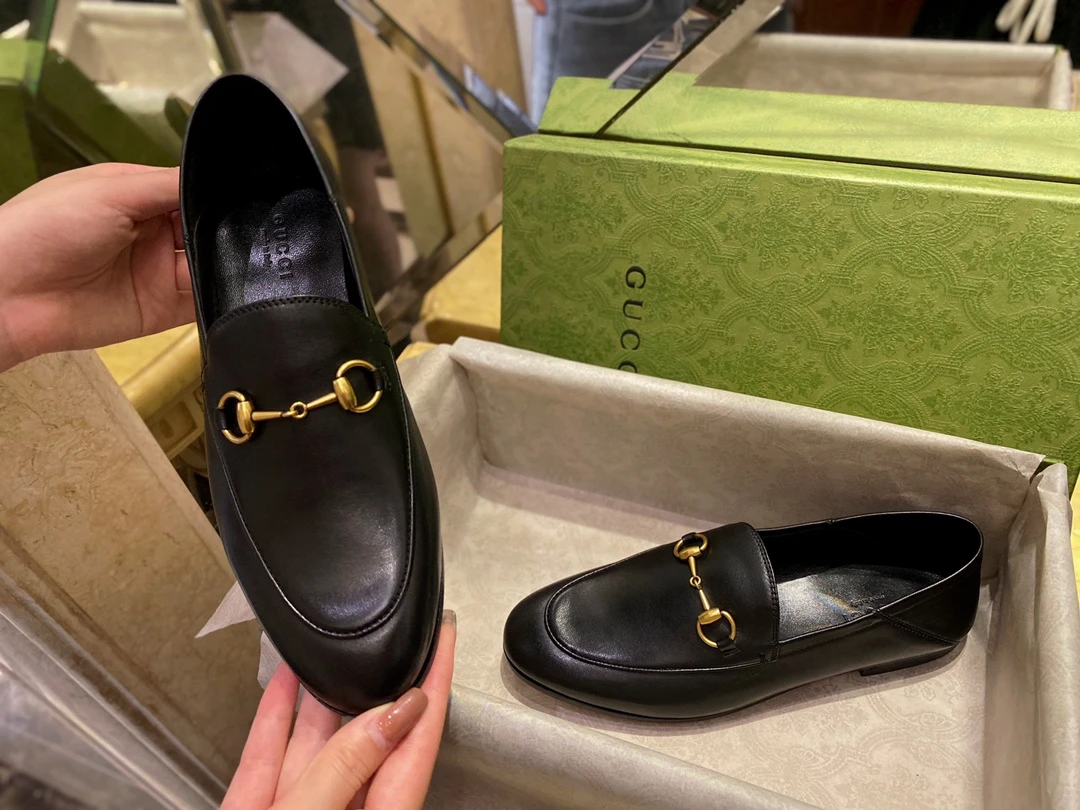 GUCCI Женские лоферы Horsebit черные