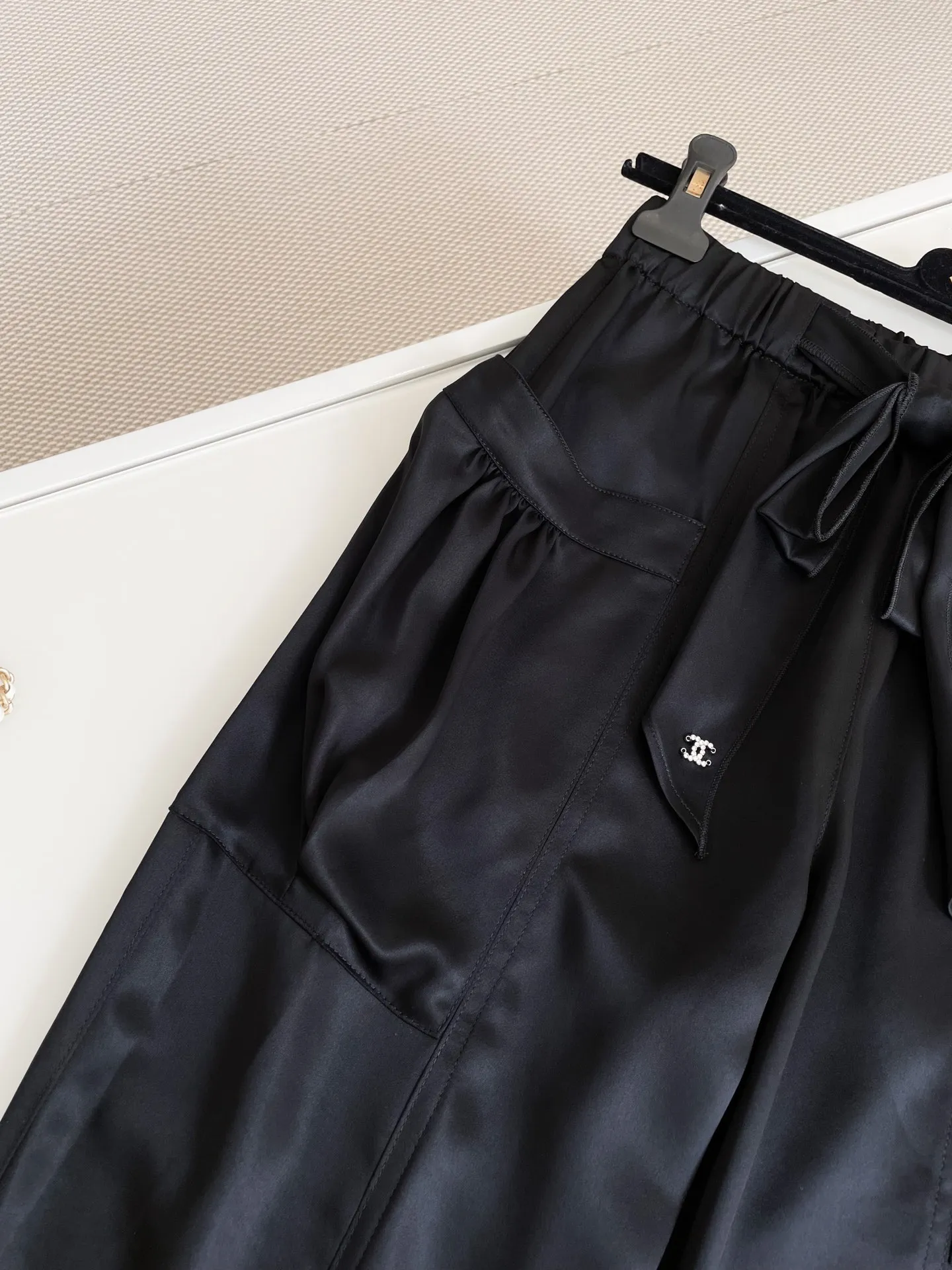 CHANEL Женские брюки с поясом