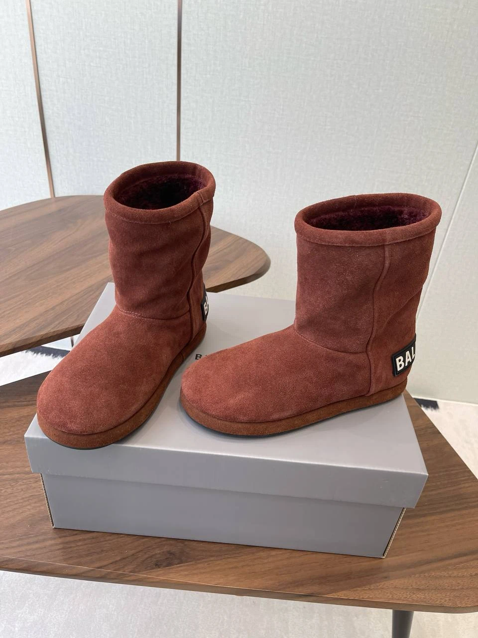 BALENCIAGA Женские угги BALENCIAGA Женские угги