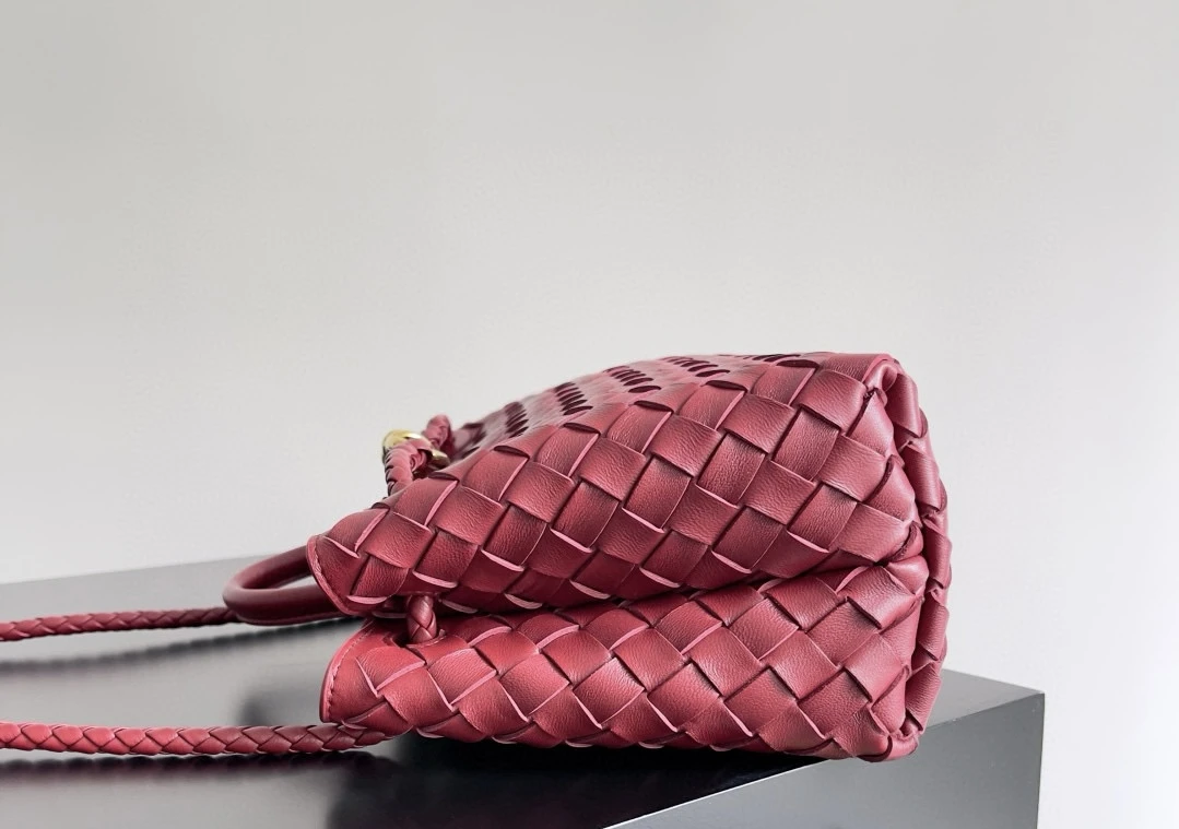 BOTTEGA VENETA Сумка East-West Andiamo 