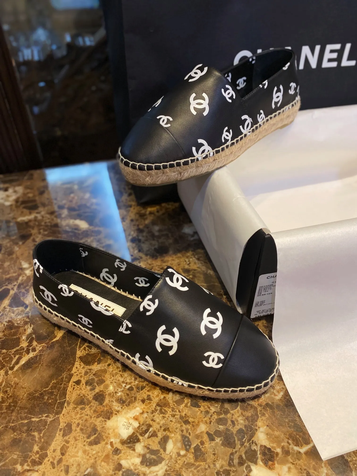 CHANEL Женские эспадрильи из овчины