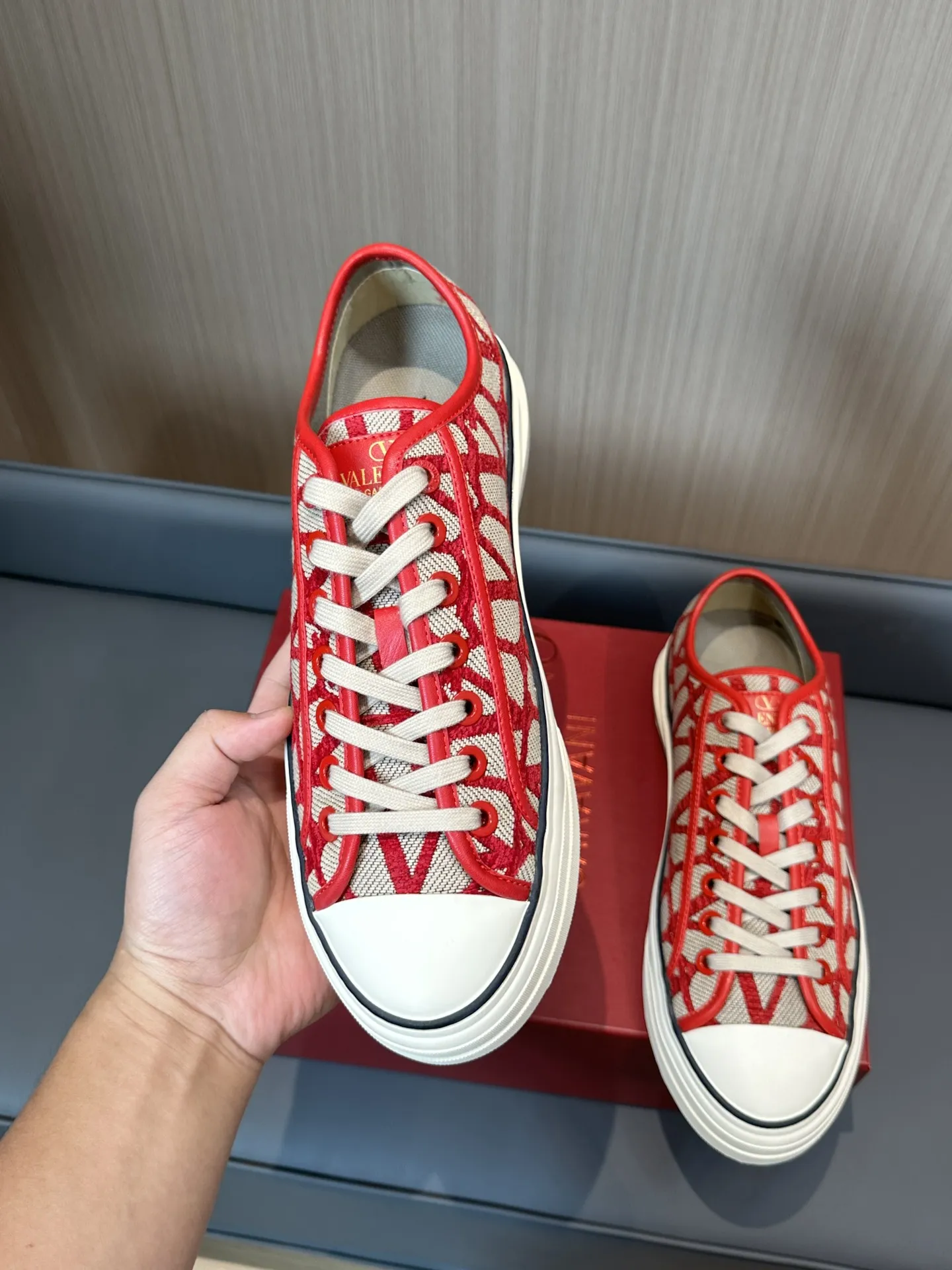 VALENTINO Кеды Toile Iconographe Totaloop