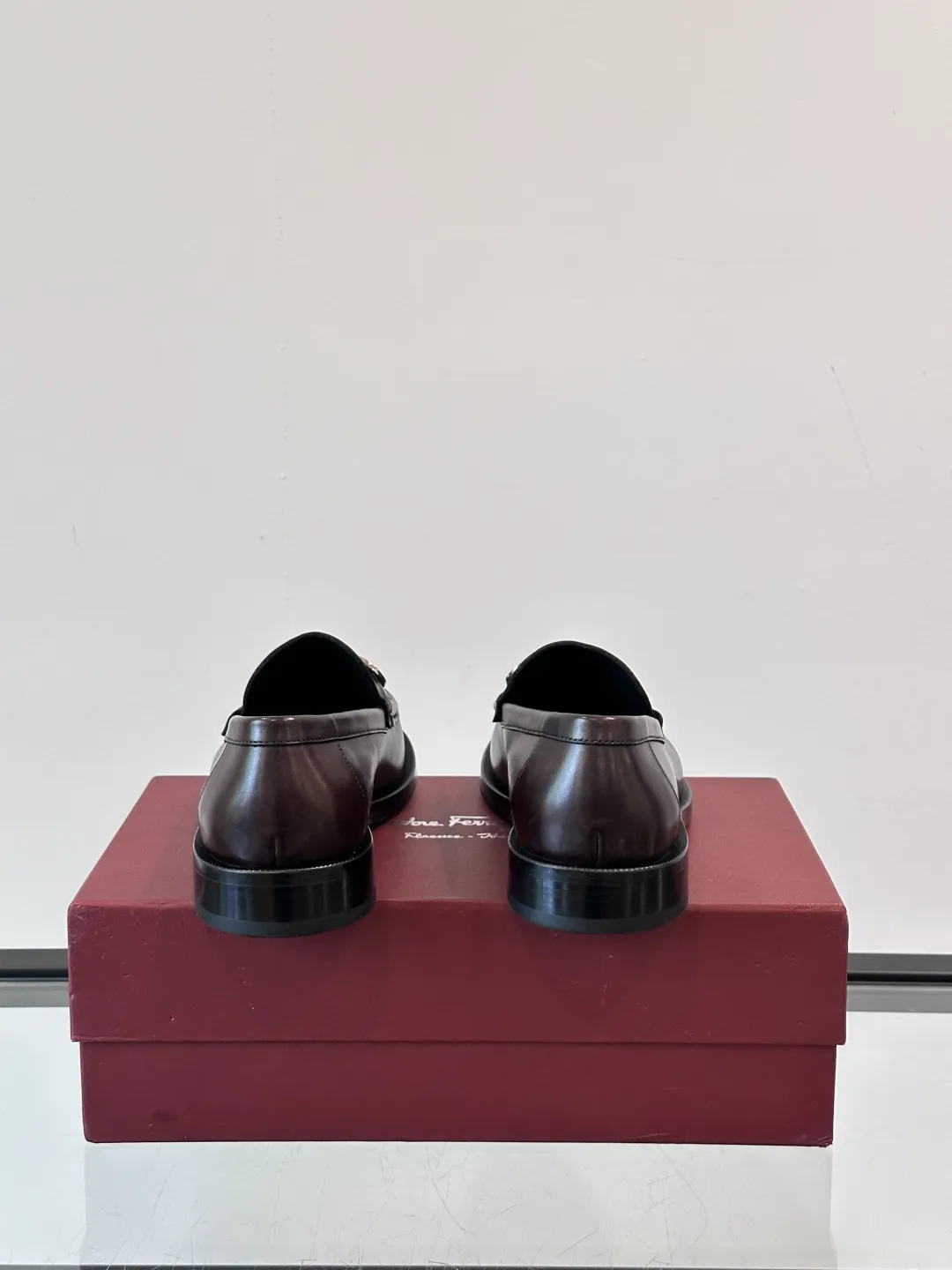 SALVATORE FERRAGAMO Мужские лоферы из коровьей кожи SALVATORE FERRAGAMO Мужские лоферы из коровьей кожи