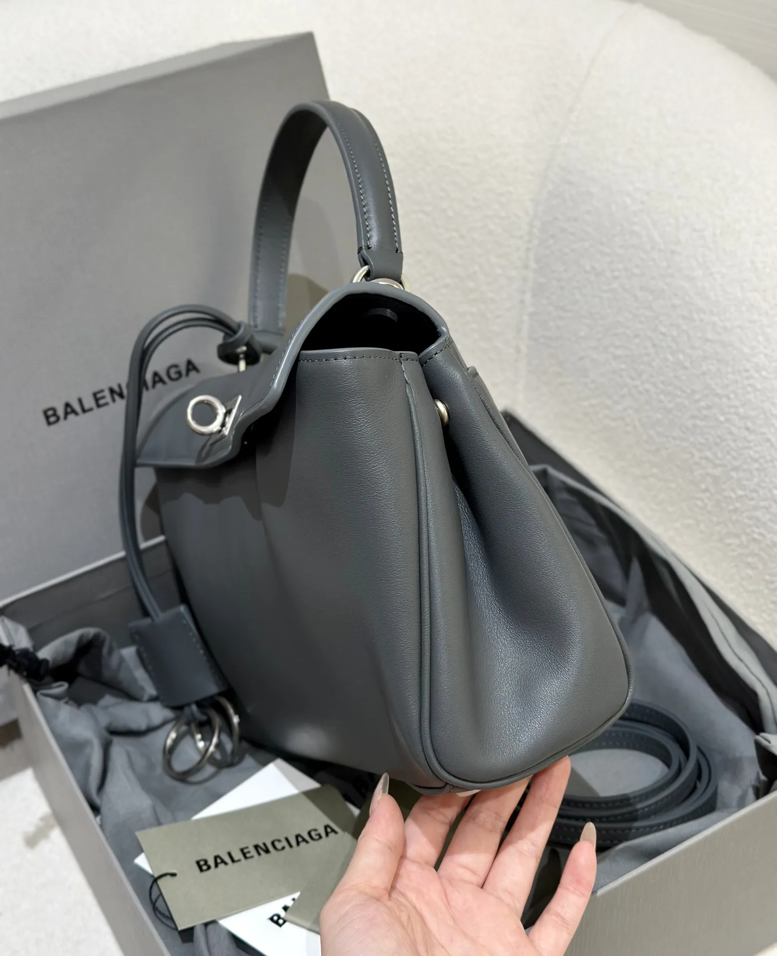 BALENCIAGA Женская сумка Rodeo grey BALENCIAGA Женская сумка Rodeo grey