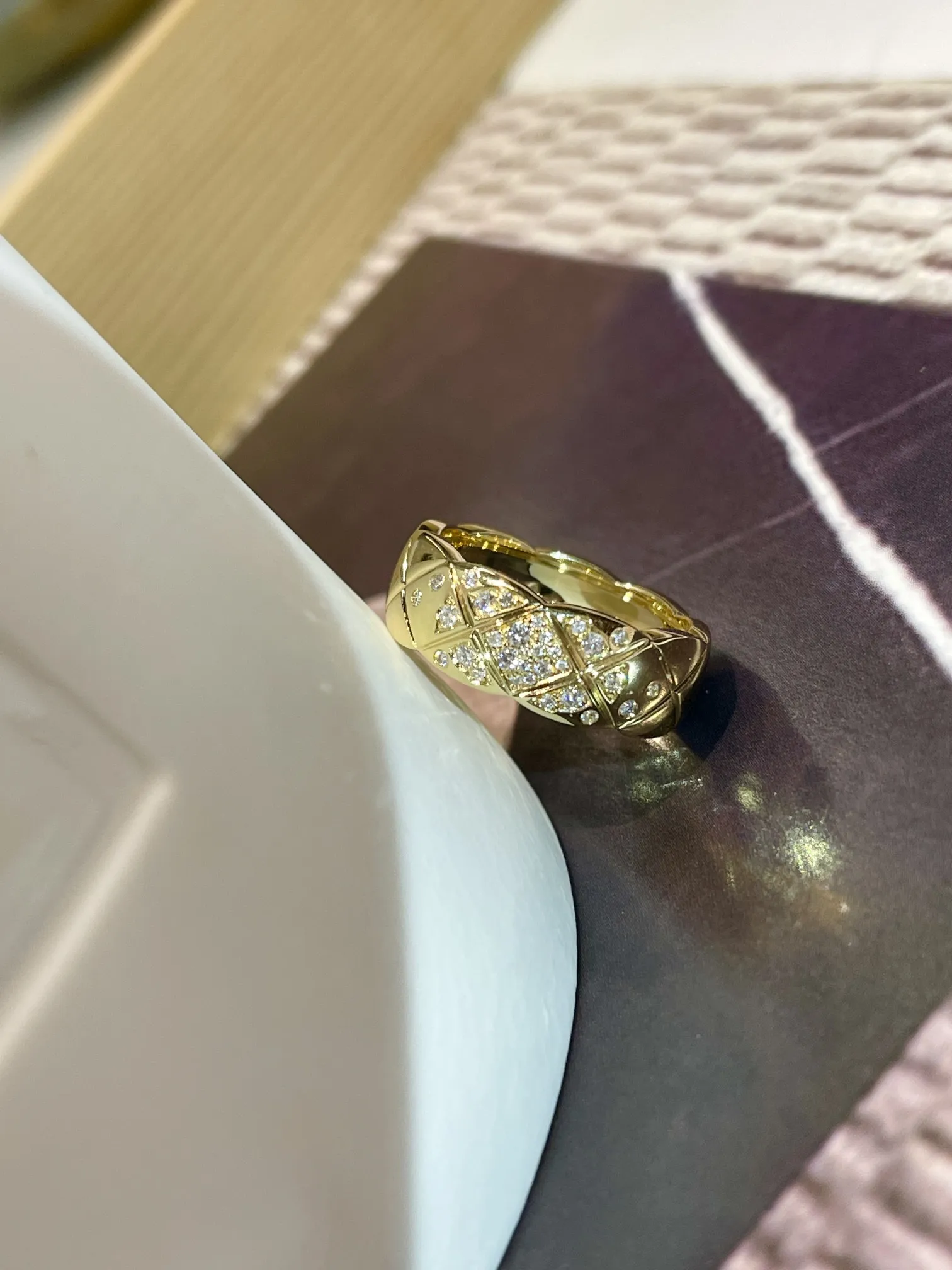 CHANEL Кольцо Coco Crush желтое золото и бриллианты CHANEL Кольцо Coco Crush желтое золото и бриллианты