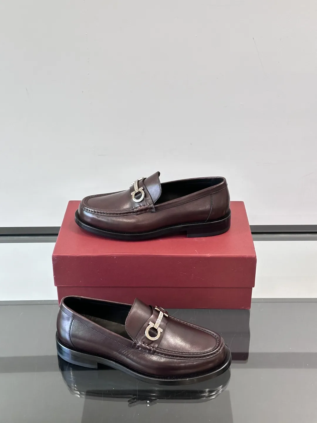 SALVATORE FERRAGAMO Мужские лоферы из коровьей кожи SALVATORE FERRAGAMO Мужские лоферы из коровьей кожи