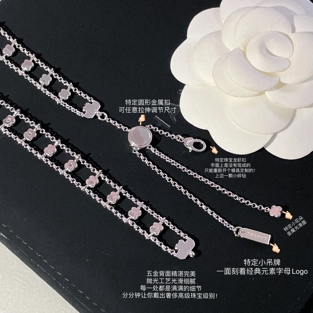 CHANEL Женское колье с кристаллами Camelia CHANEL Женское колье с кристаллами Camelia