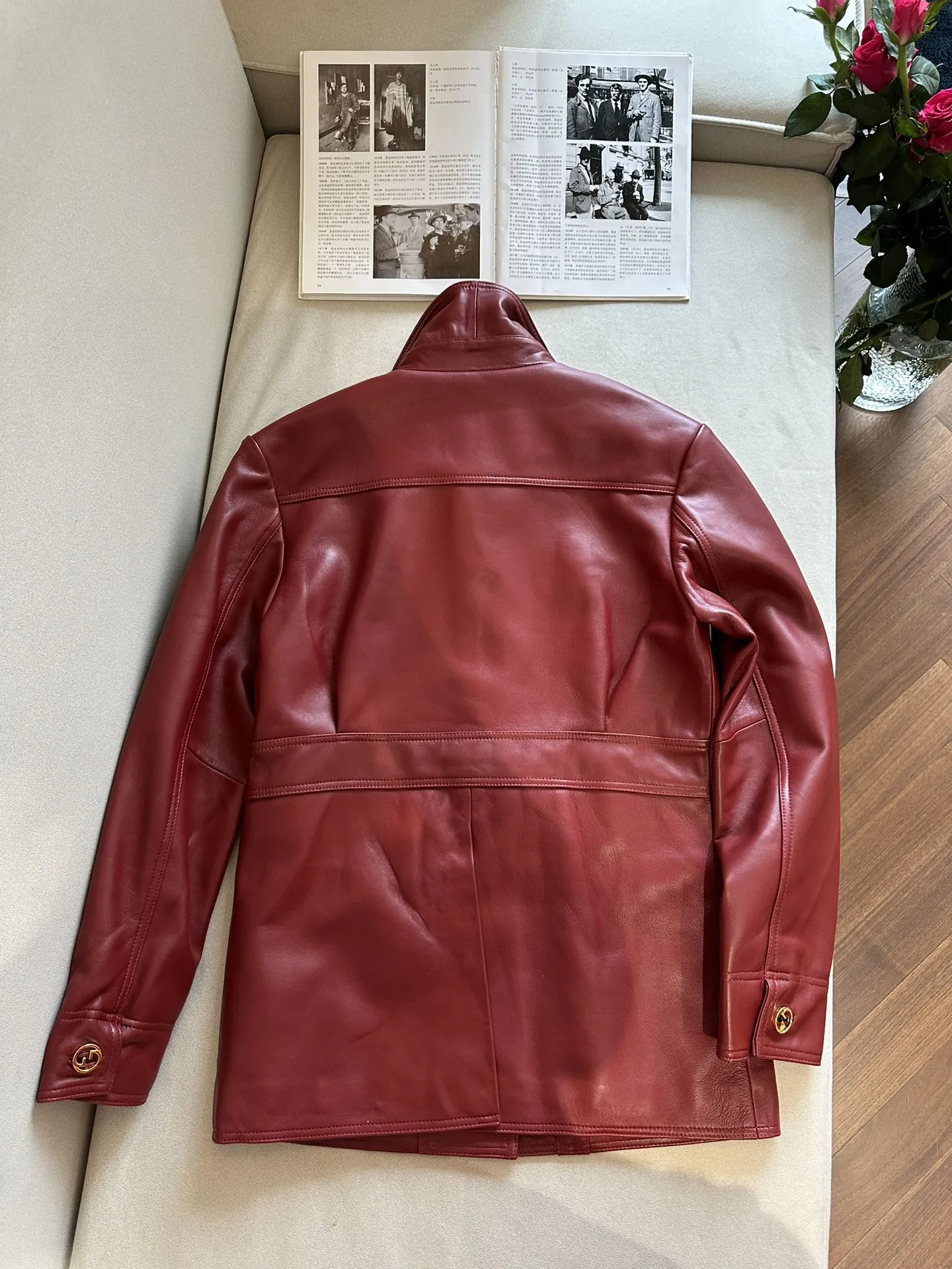 GUCCI Женский кожаный жакет GUCCI Женский кожаный жакет