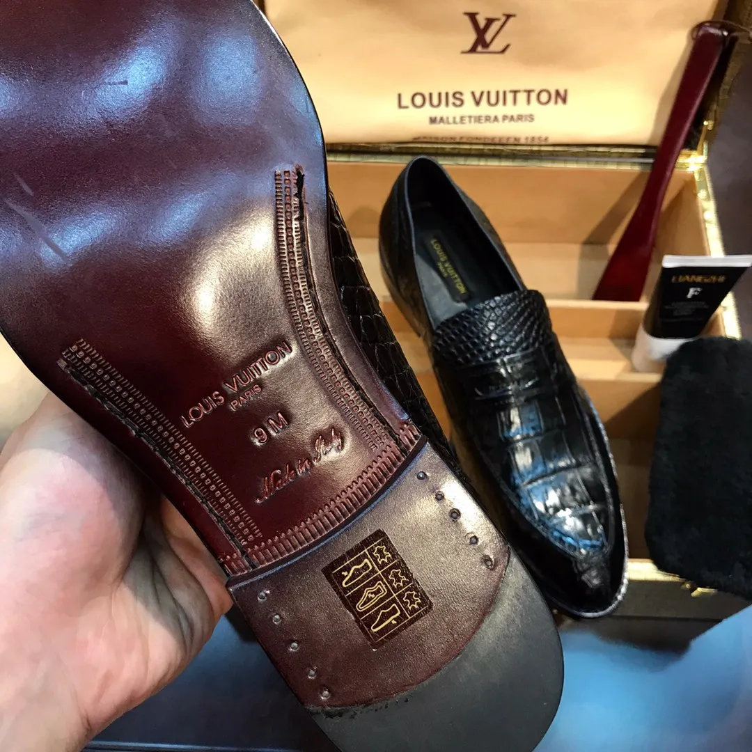 LOUIS VUITTON Мужские туфли из кожи крокодила