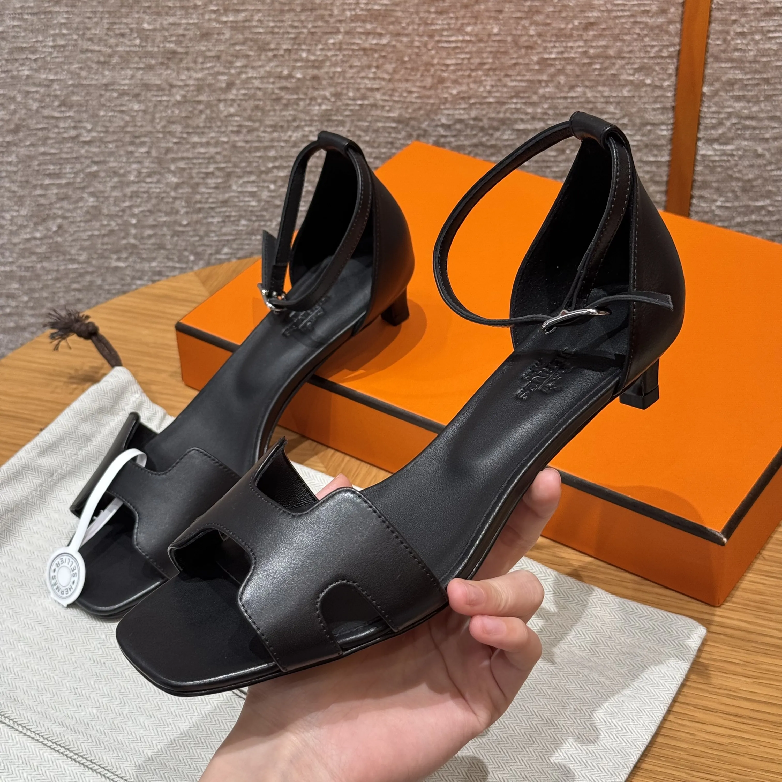 HERMES Женские туфли Joy 40 черные HERMES Женские туфли Joy 40 черные