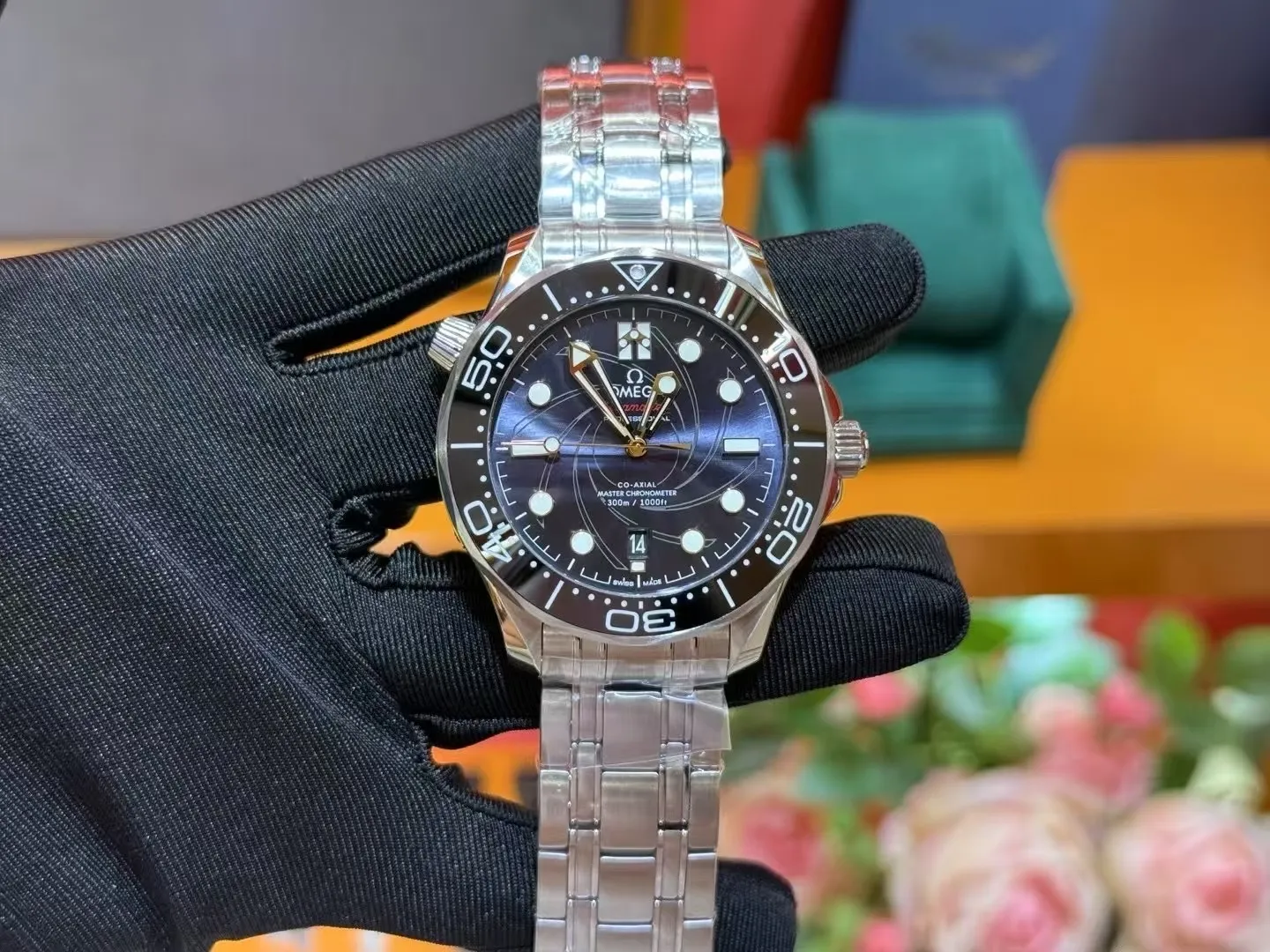 OMEGA Мужские часы Seamaster Diver 300 M James Bond OMEGA Мужские часы Seamaster Diver 300 M James Bond