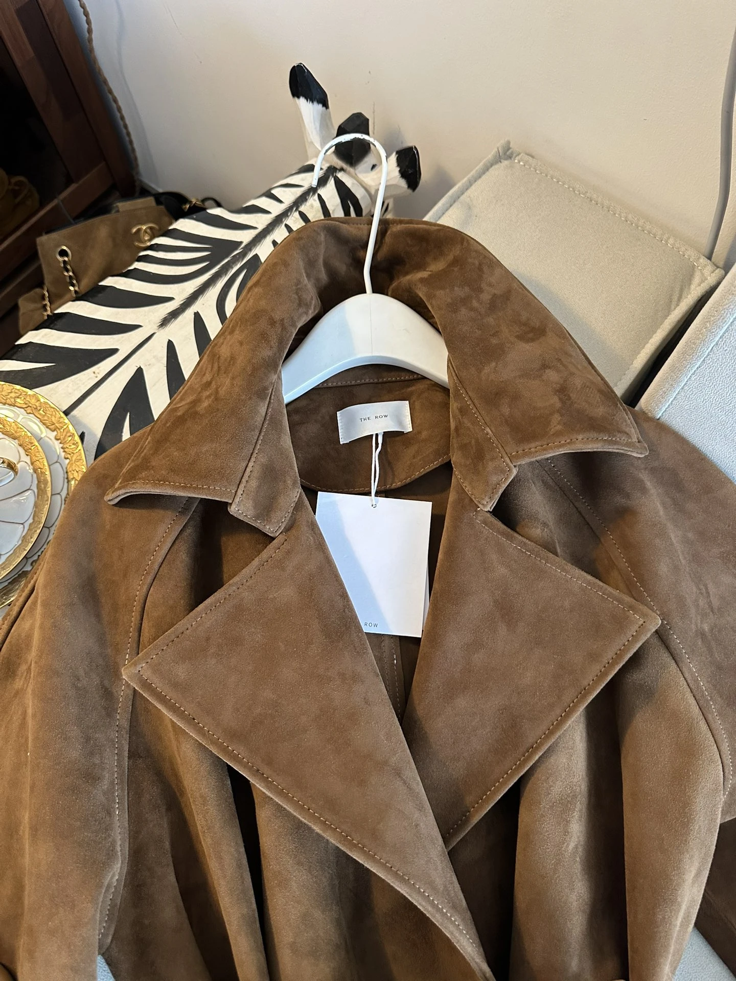 THE ROW Женское пальто из бархатистой замши THE ROW Женское пальто из бархатистой замши