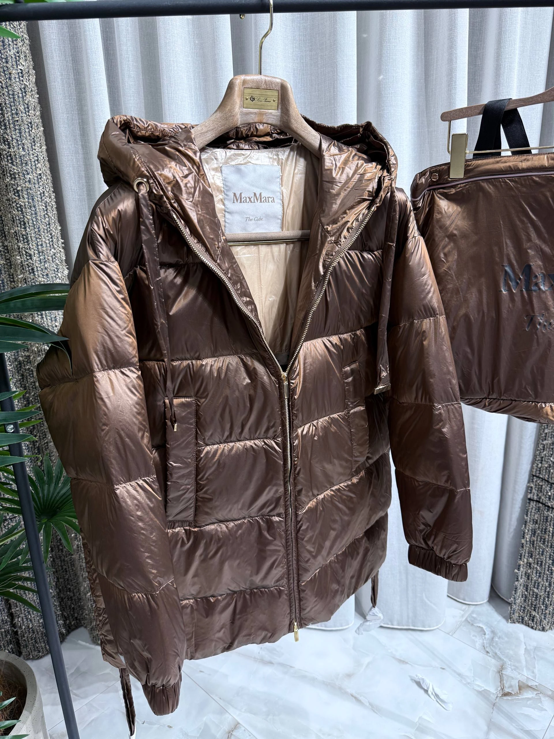 MAX MARA женская куртка  MAX MARA женская куртка