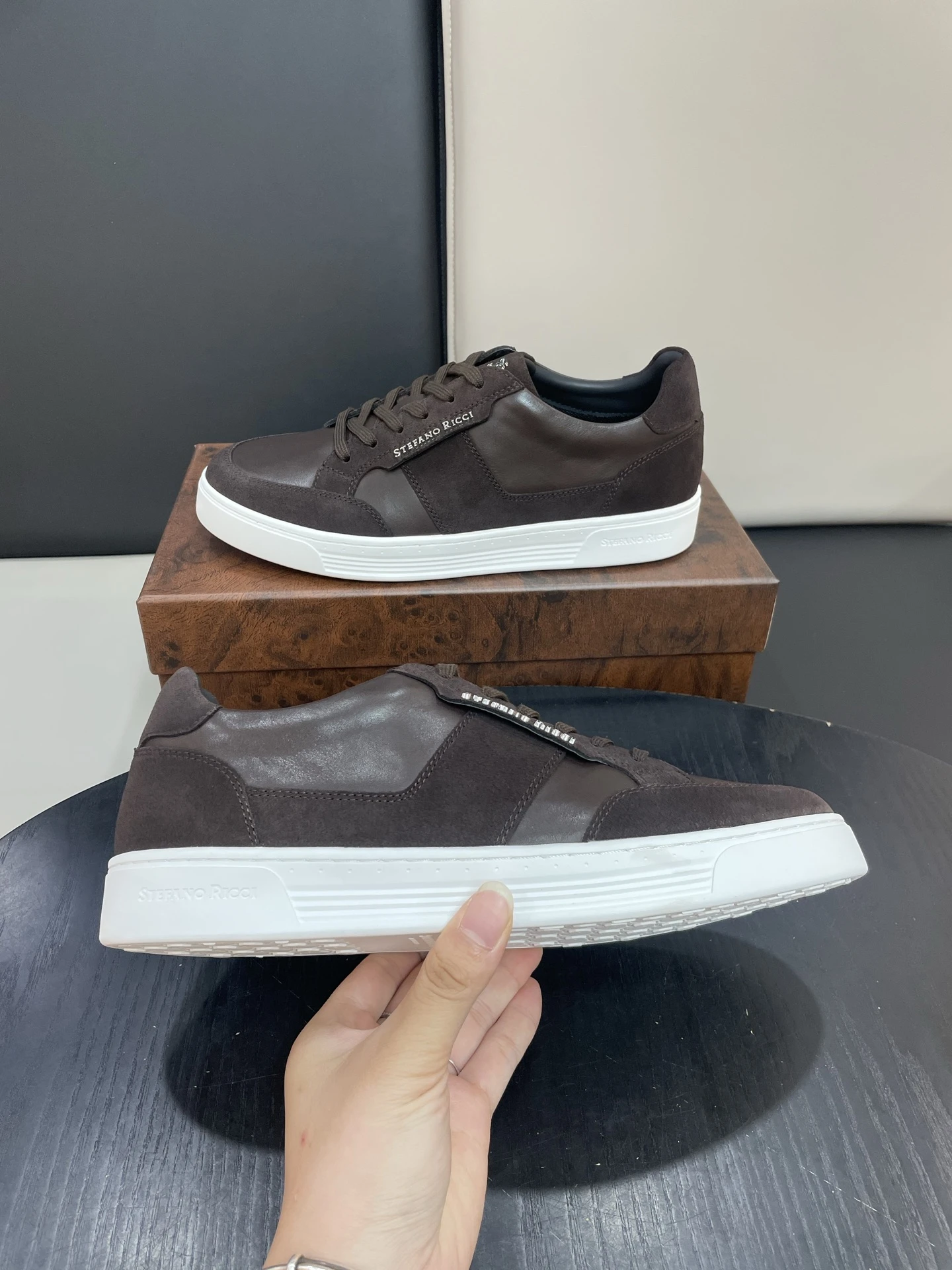 STEFANO RICCI Мужские кроссовки из гладкой кожи и замши черные с белой подошвой