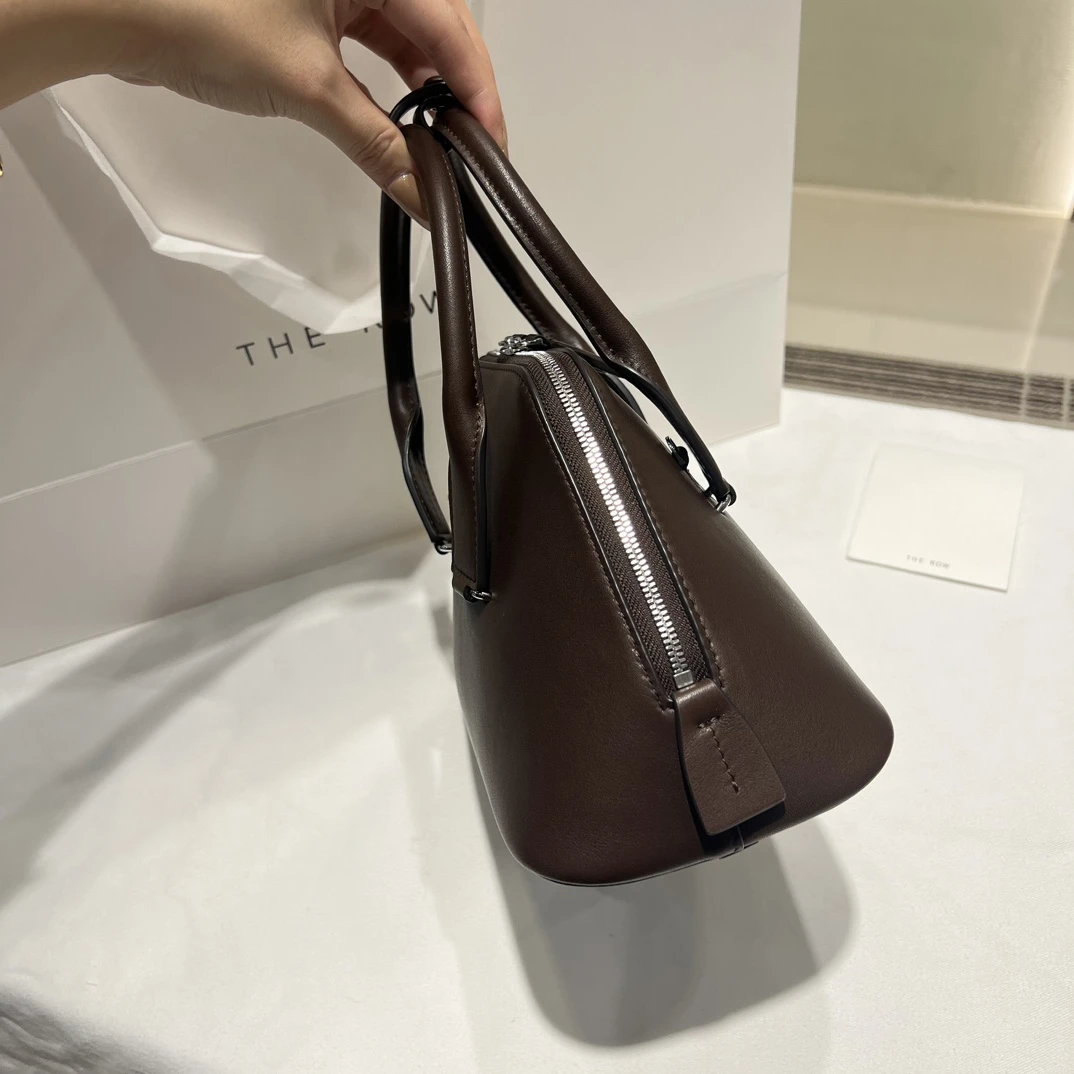 THE ROW Женская сумка mini Devon THE ROW Женская сумка mini Devon