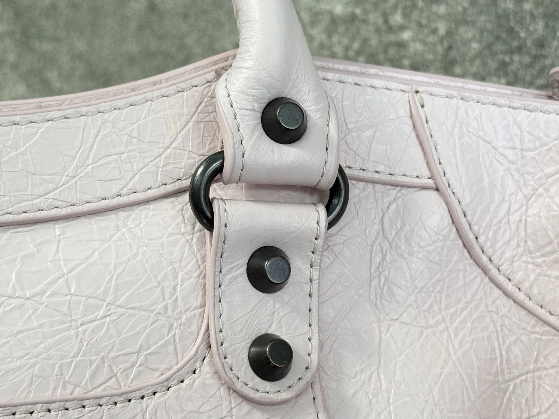 BALENCIAGA Женская сумка Le City medium BALENCIAGA Женская сумка Le City medium