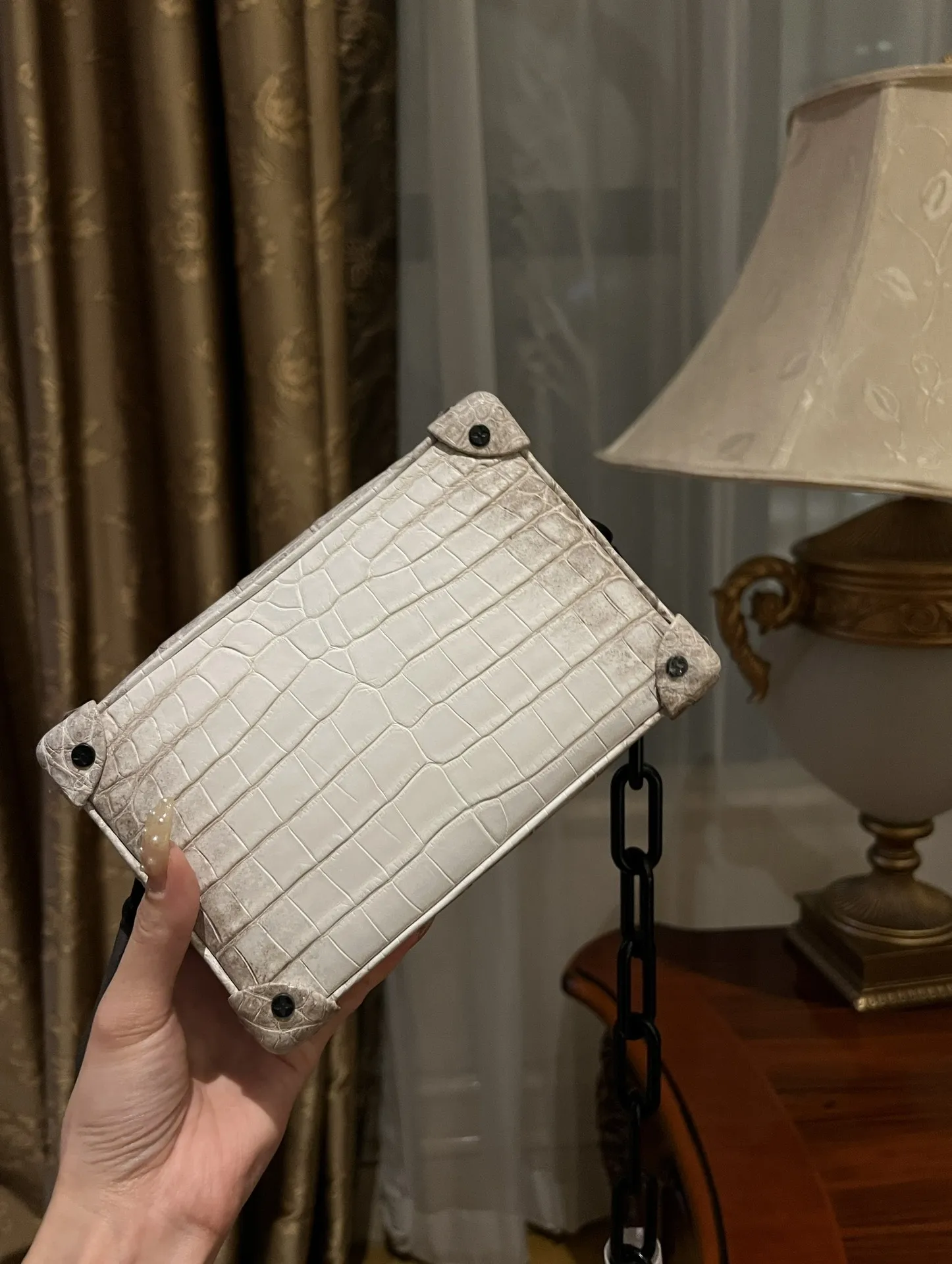 LOUIS VUITTON Сумка унисекс Petite Malle гималайский крокодил LOUIS VUITTON Сумка унисекс Petite Malle гималайский крокодил